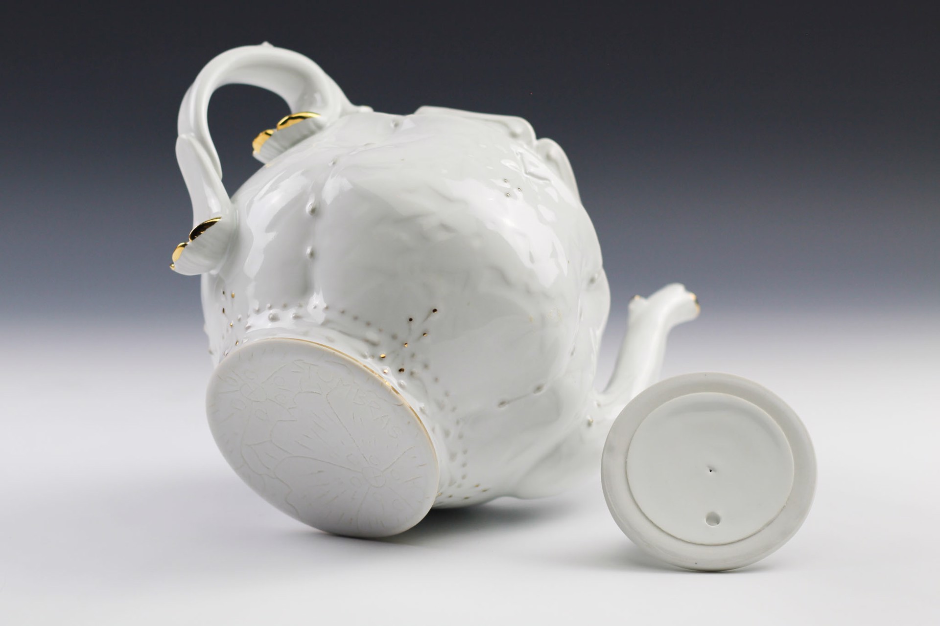 Teapot with Laurel and X by Mike Stumbras