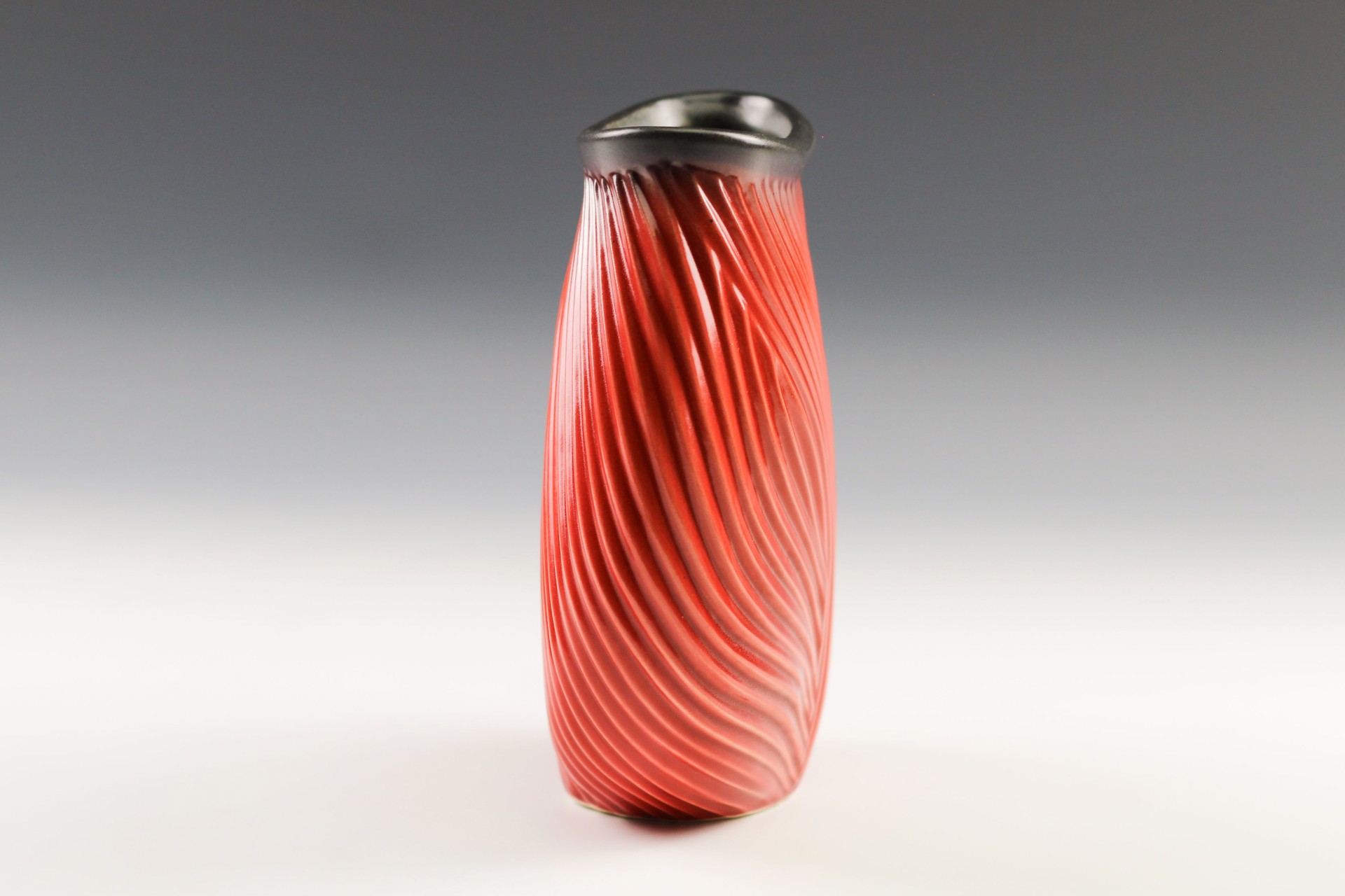 Medium Round Vase by Paul Jeselskis