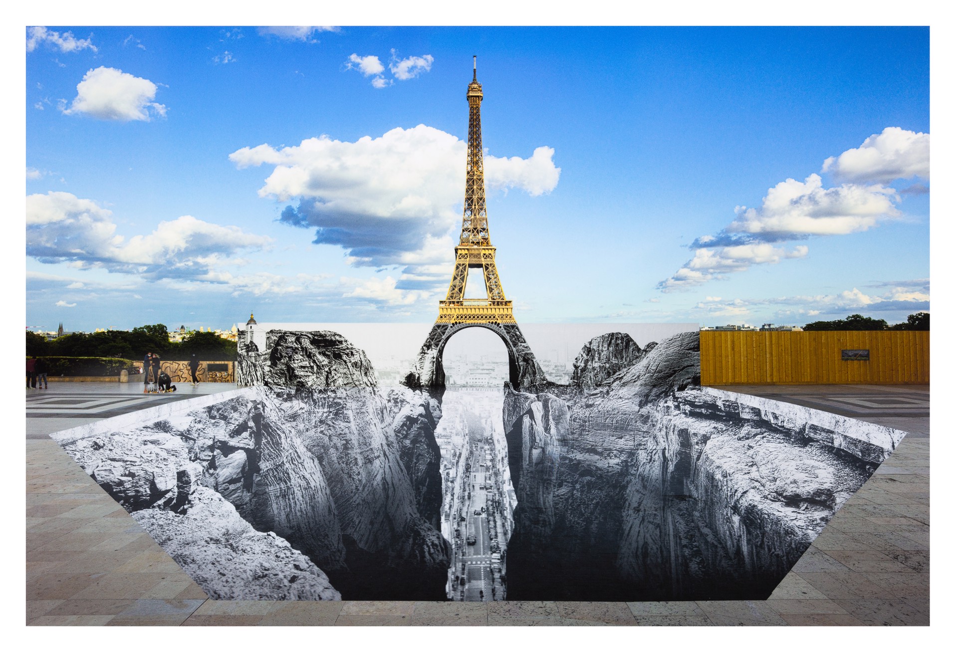 Trompe l'oeil, Les Falaises du Trocadéro, 19 mai 2021, 19h57, Paris, France, 2021 by JR