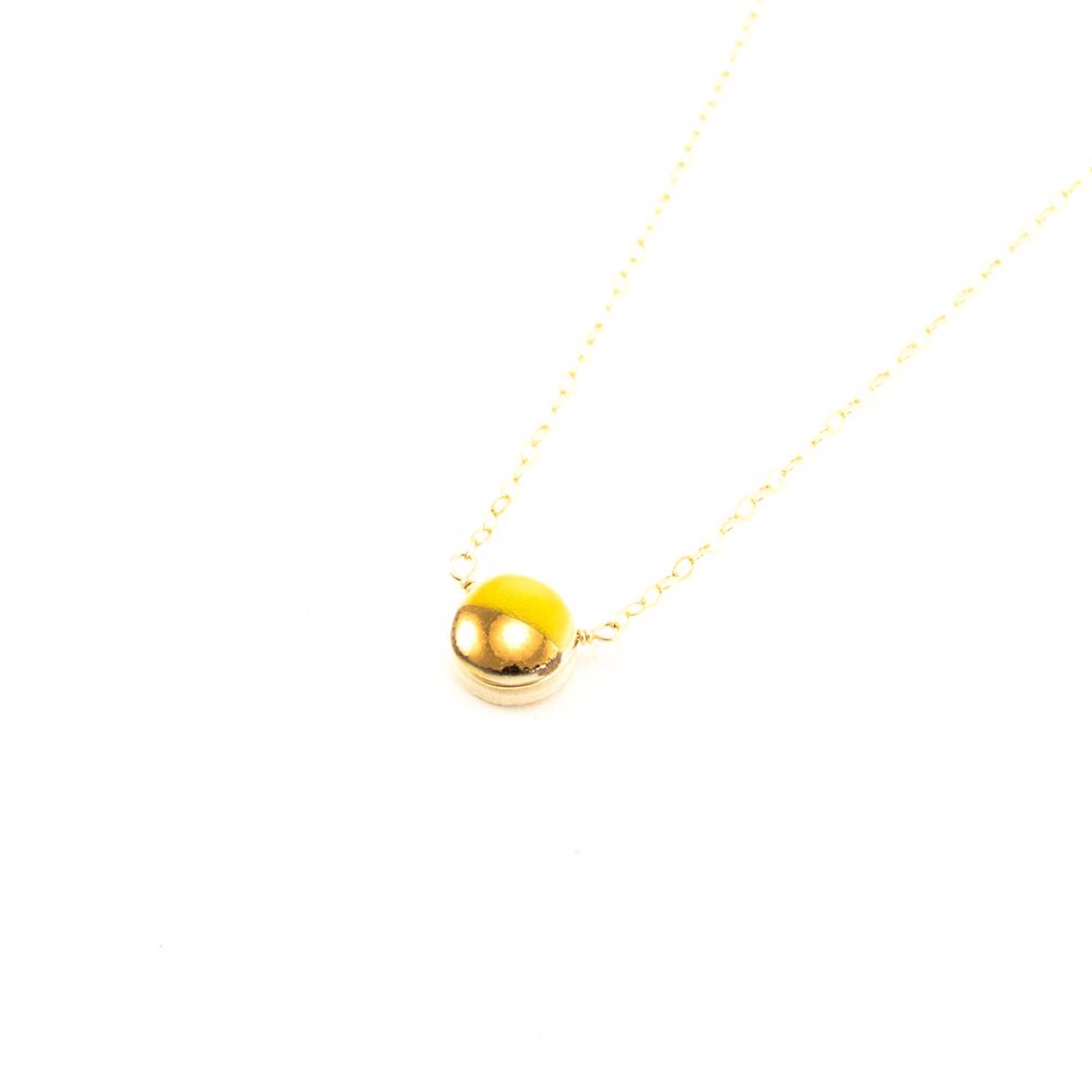 Teeny Pebble Wrap Necklace - Dark grey/Gold by Zoe Comings