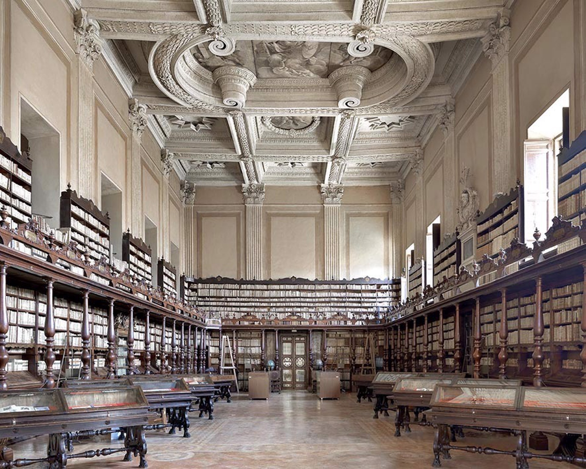 Biblioteca Valliceliana I, Roma by Massimo Listri