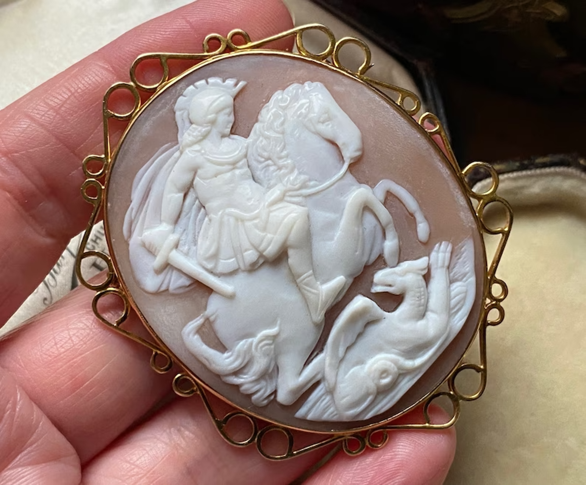George and the dragon, carved Italian shell cameo brooch/pin, 14ct gold, signed by Cameo