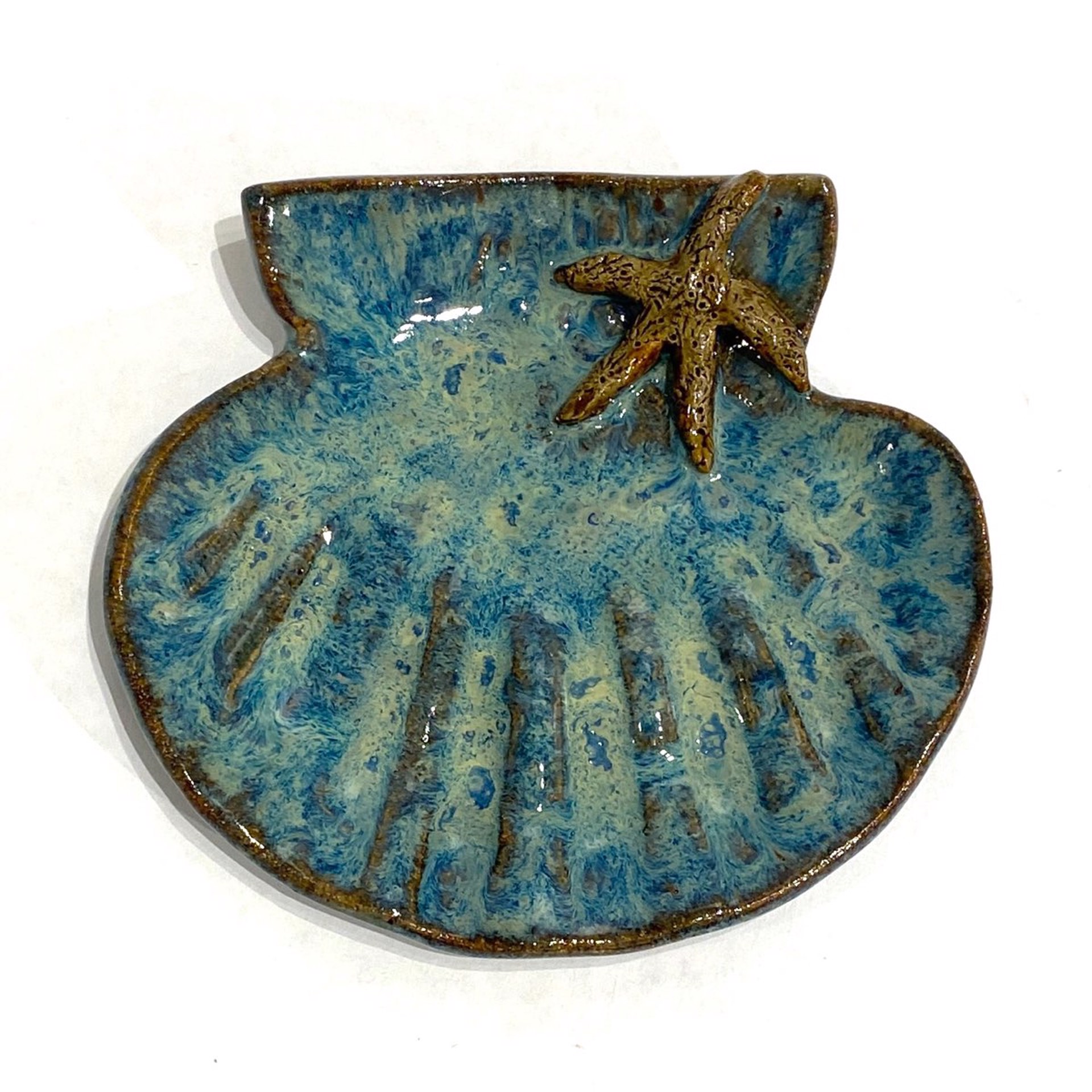 LG23-1025 Shell Dish with Starfish (Blue Glaze) by Jim & Steffi Logan
