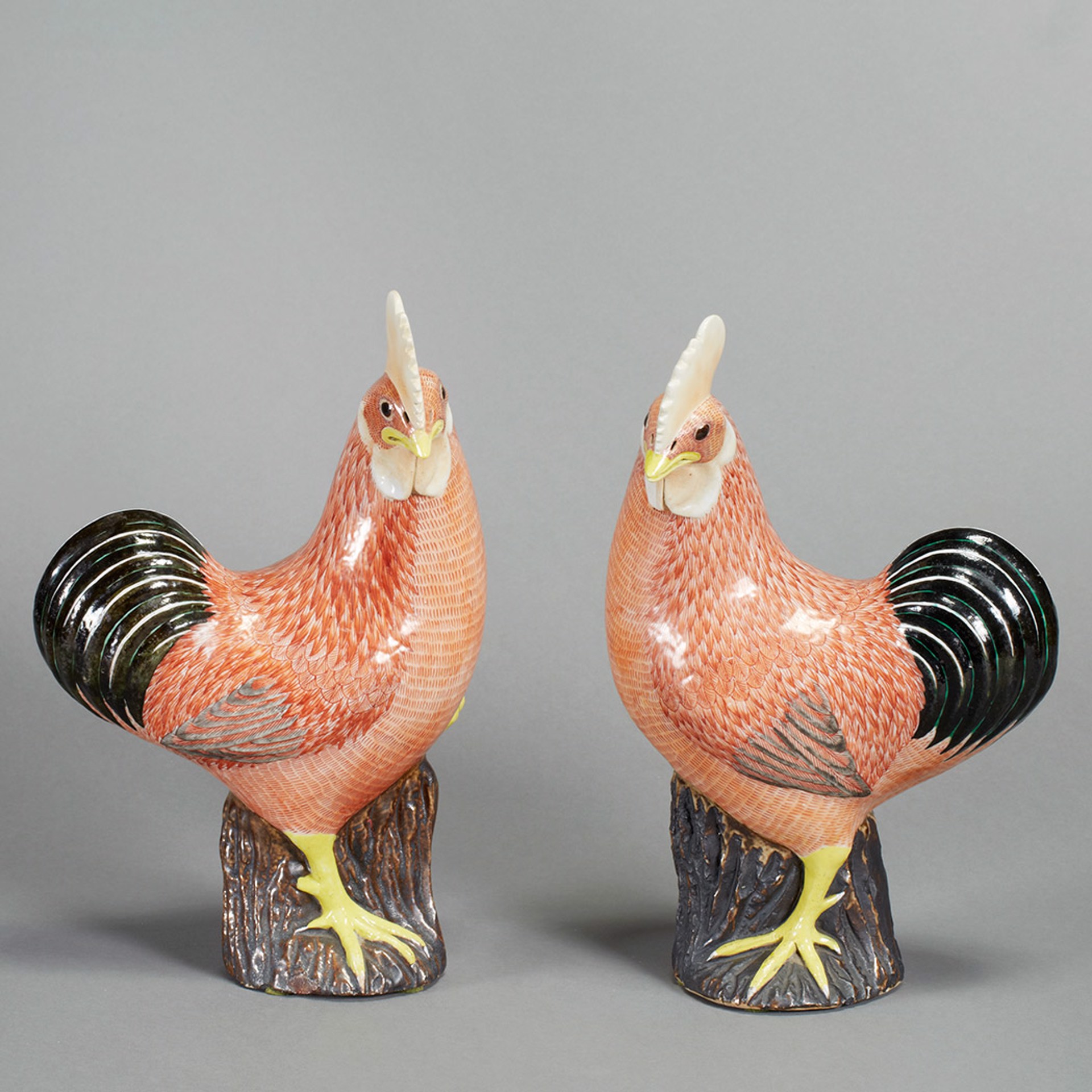 PAIR OF CHINESE EXPORT PORCELAIN ROOSTERS