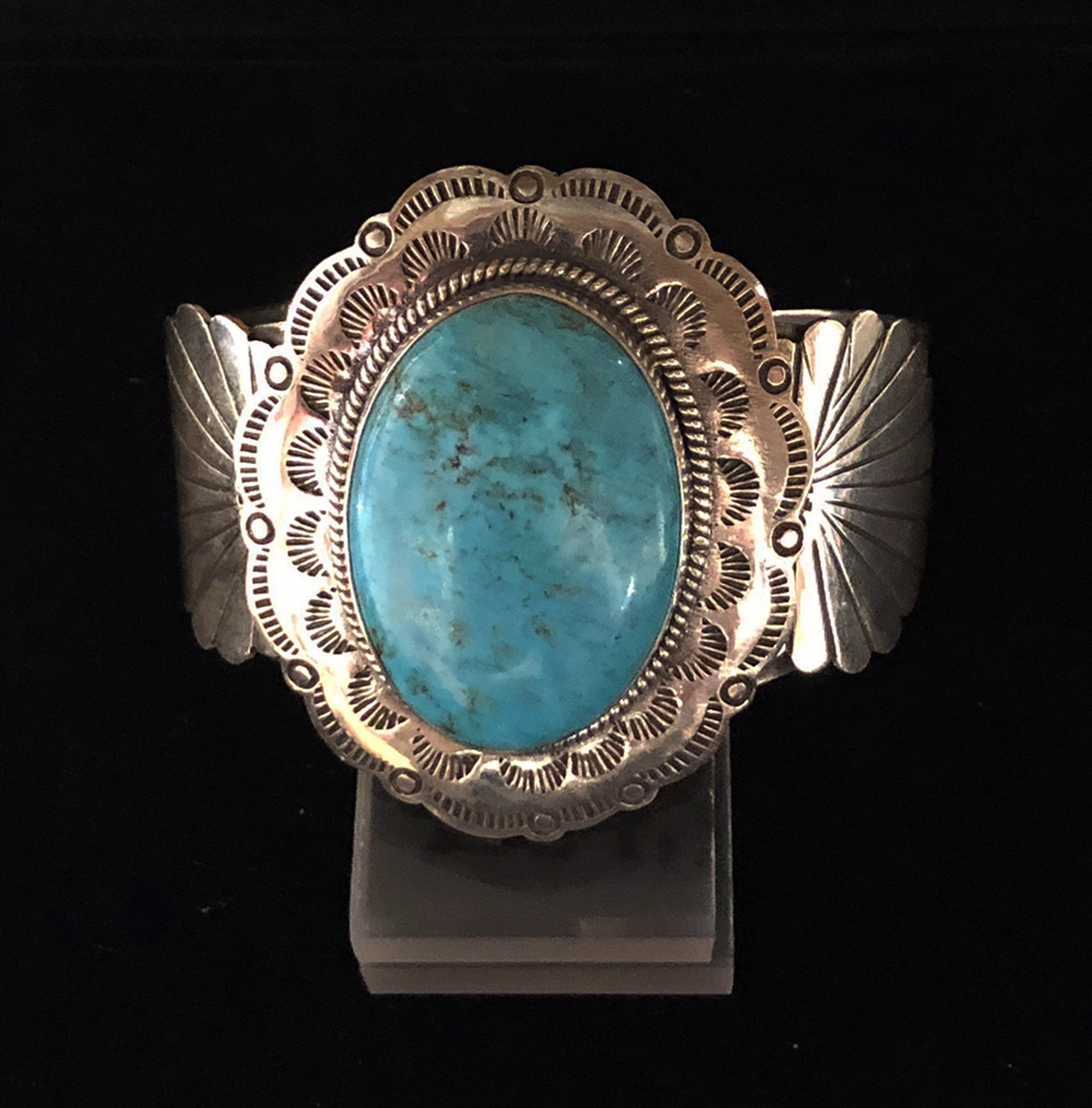 Flower Design Turquoise Sterling Silver Bracelet 97g