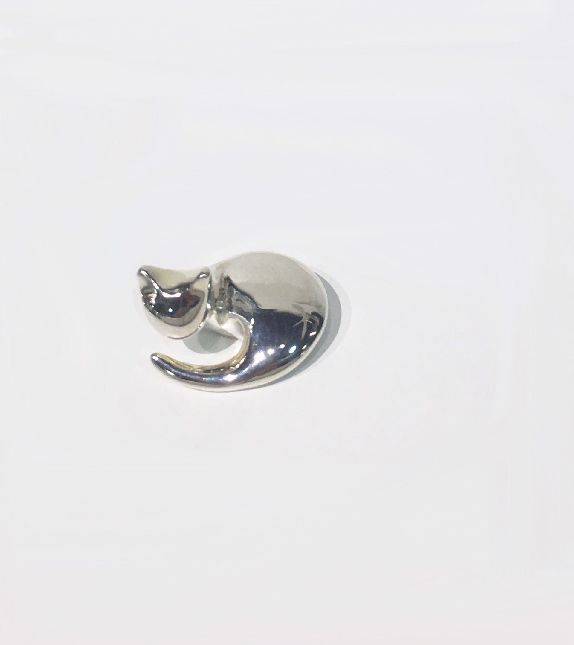 Cat silver patina  by YENNY COCQ