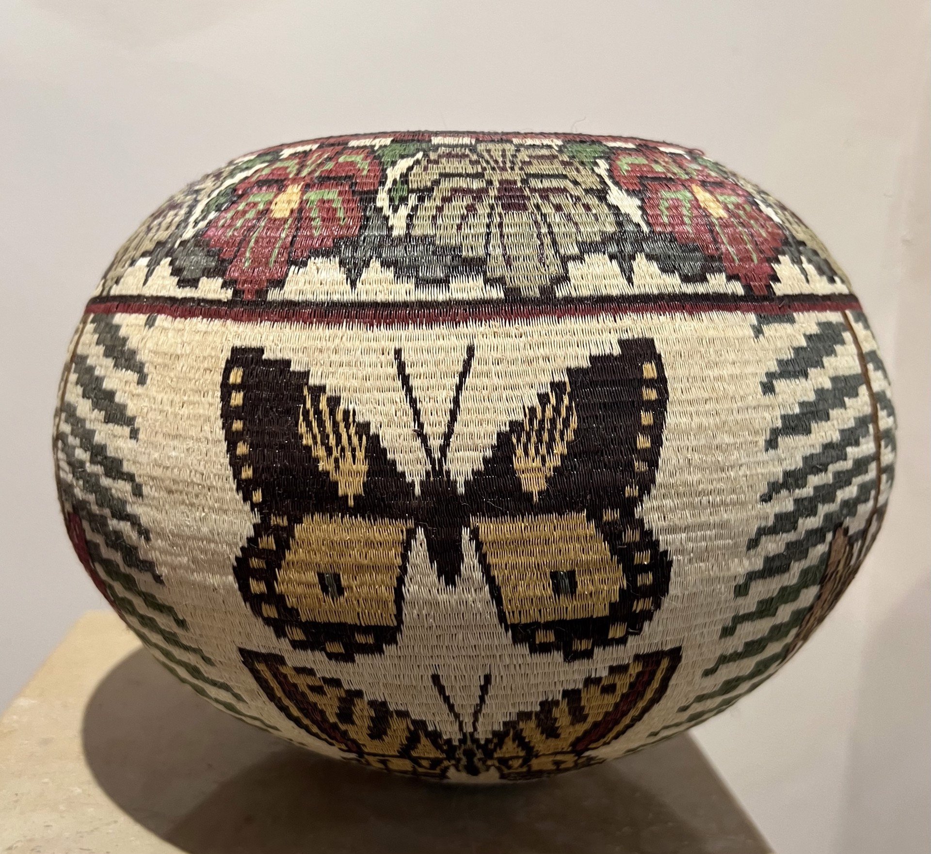 8137 Butterfly and flower basket motif by Wounaan & Embera Panama Rainforest Baskets Wounaan