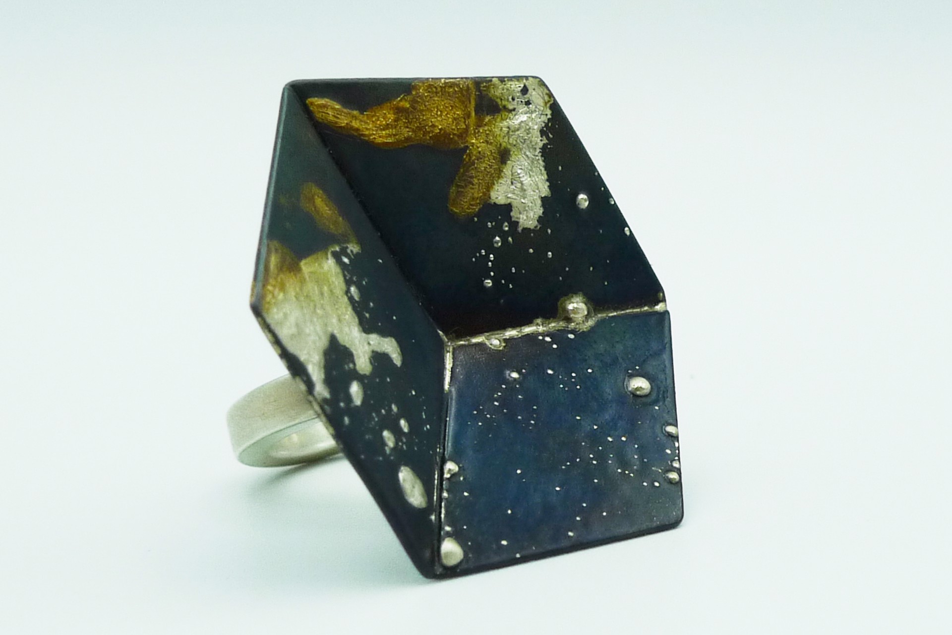Neuphar Ring by VIVASMITH