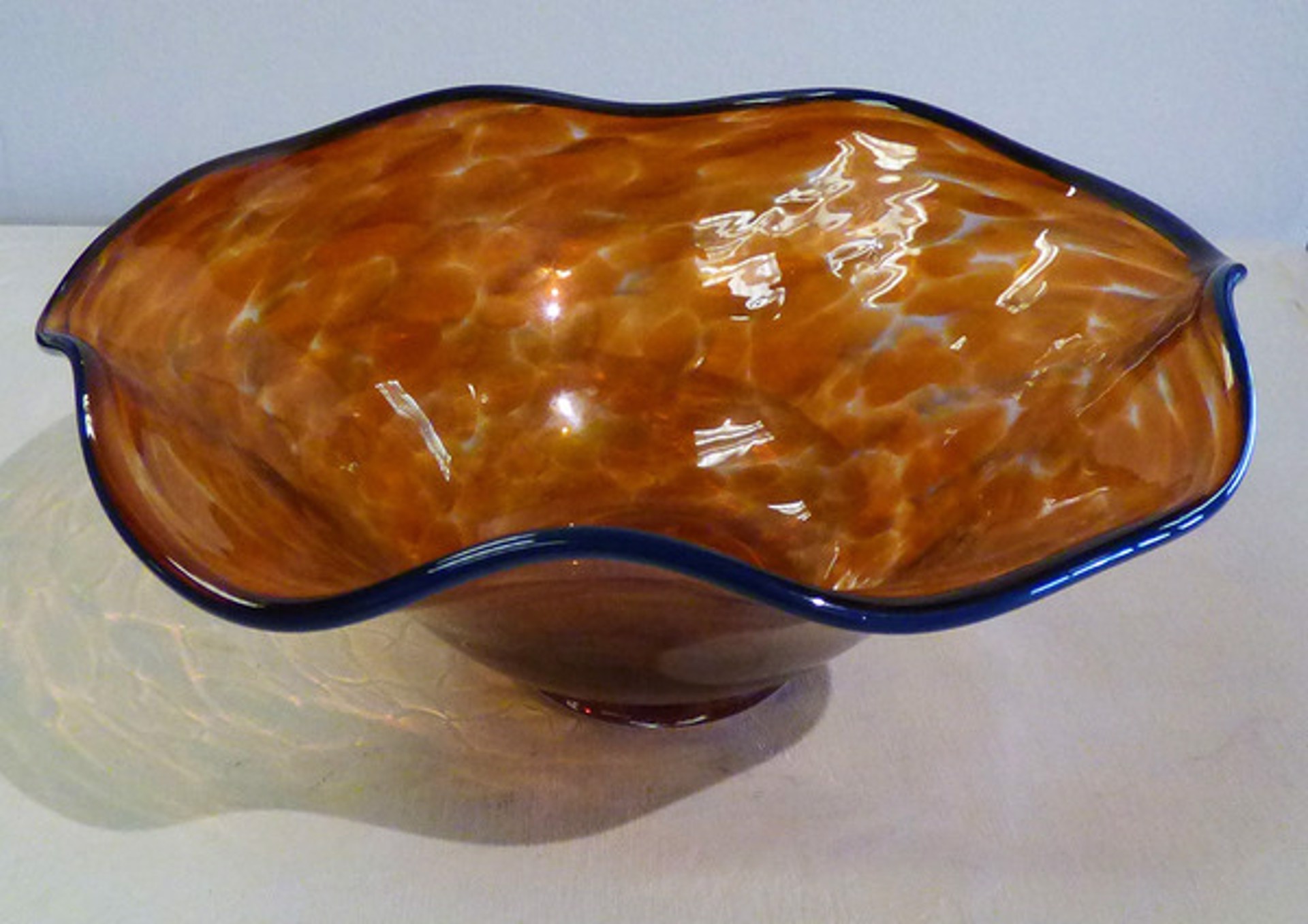 Bowl, scallop peach by AlBo Glass