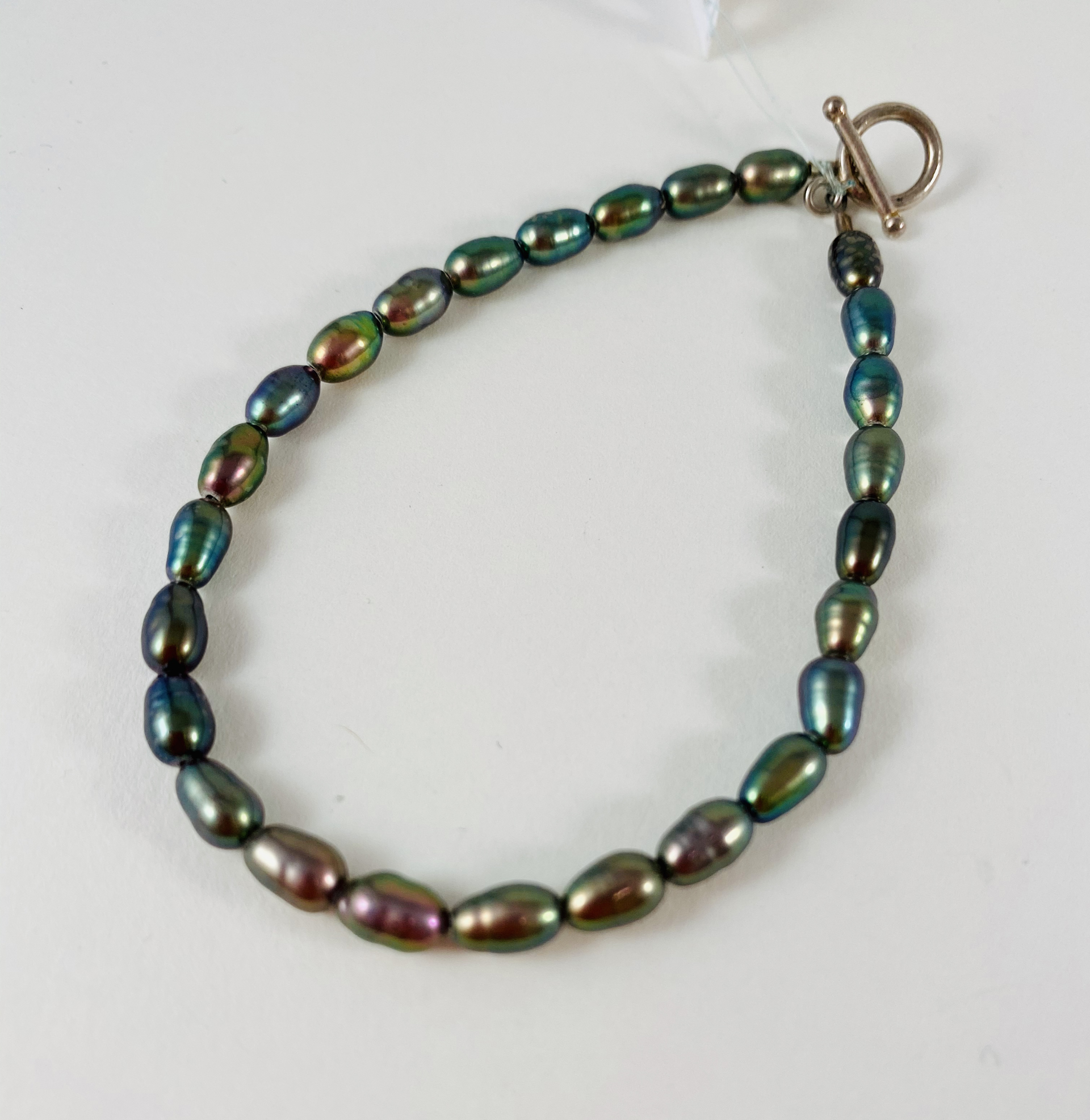 Peacock Pearl Bracelet P1 by Nance Trueworthy