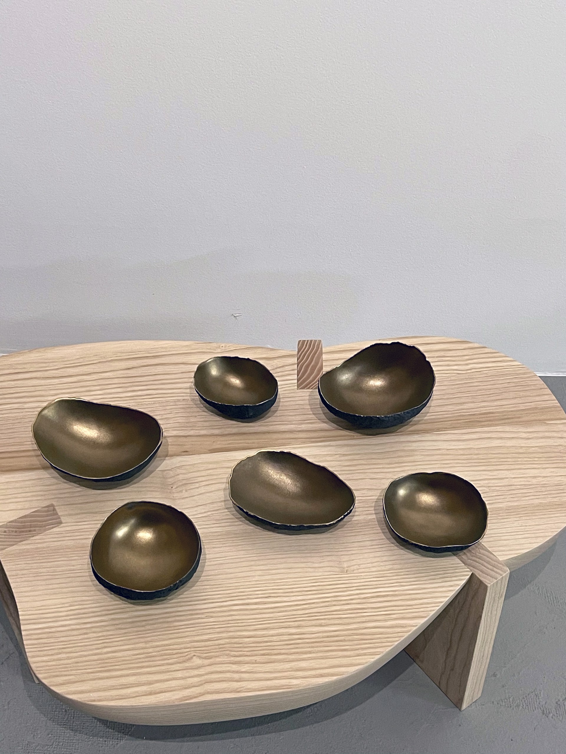 3 oval-shaped ceramics by Cristina Salusti