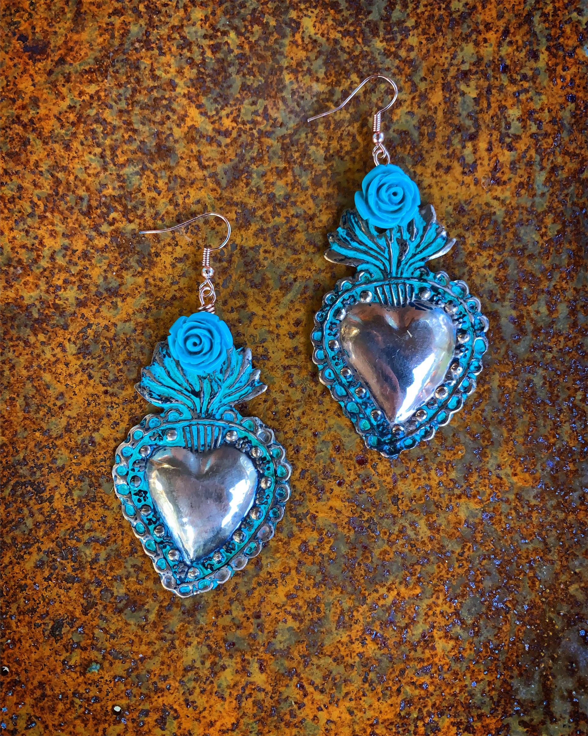 K479 Large Sacred Hearts with Turquoise Roses by Kelly Ormsby