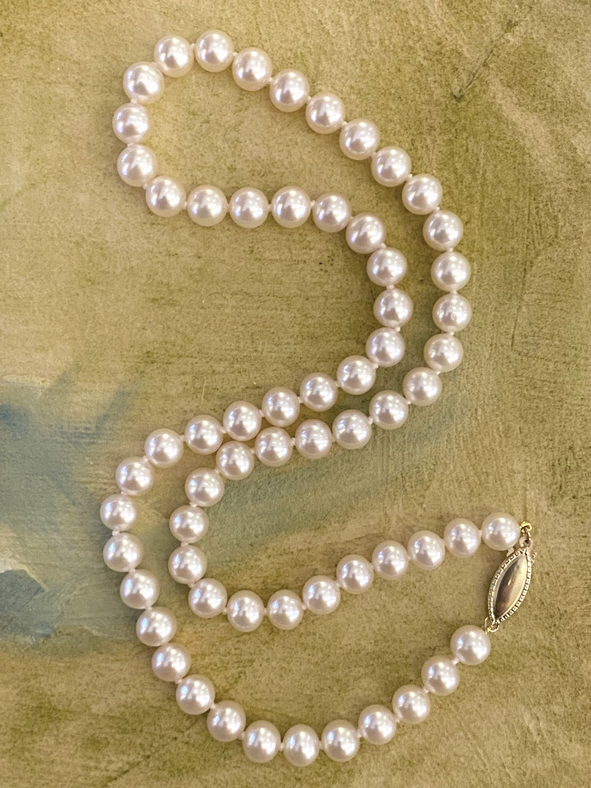 White Pearl Choker Necklace by Sidney Soriano