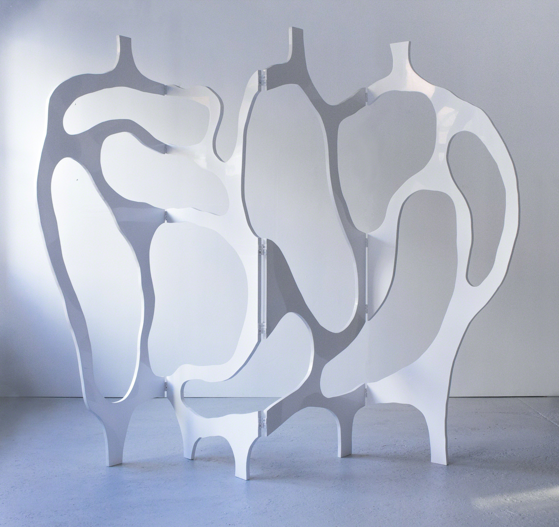 "Meanders" Screen in white lacquer by Jacques Jarrige