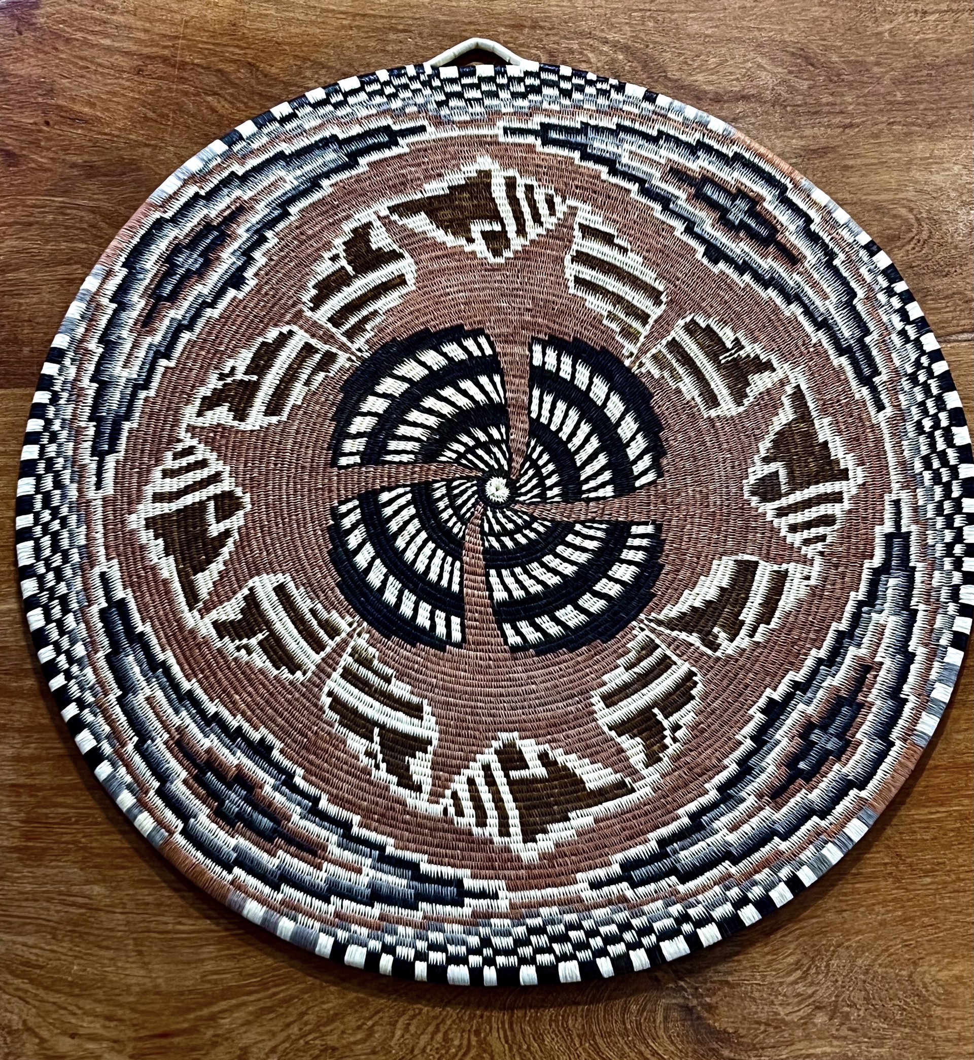 Shell Plaque by Wounaan & Embera Panama Rainforest Baskets Wounaan