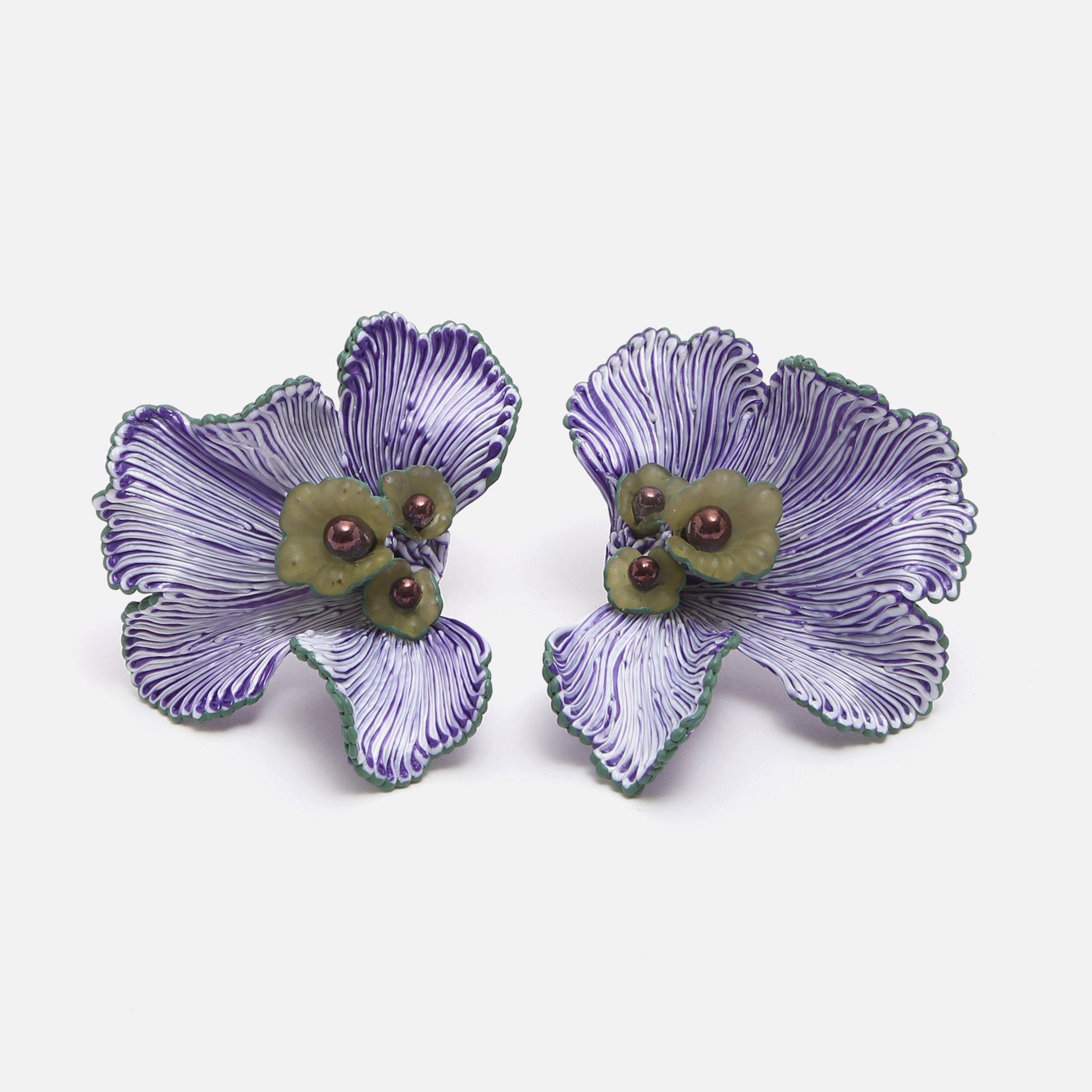 Lilac Lamella (Earrings) by Carina Shoshtary