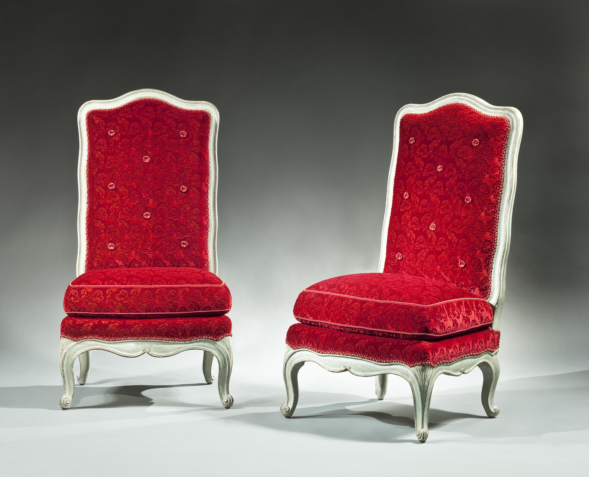 PAIR OF LOUIS XV PAINTED CHAUFFEUSE