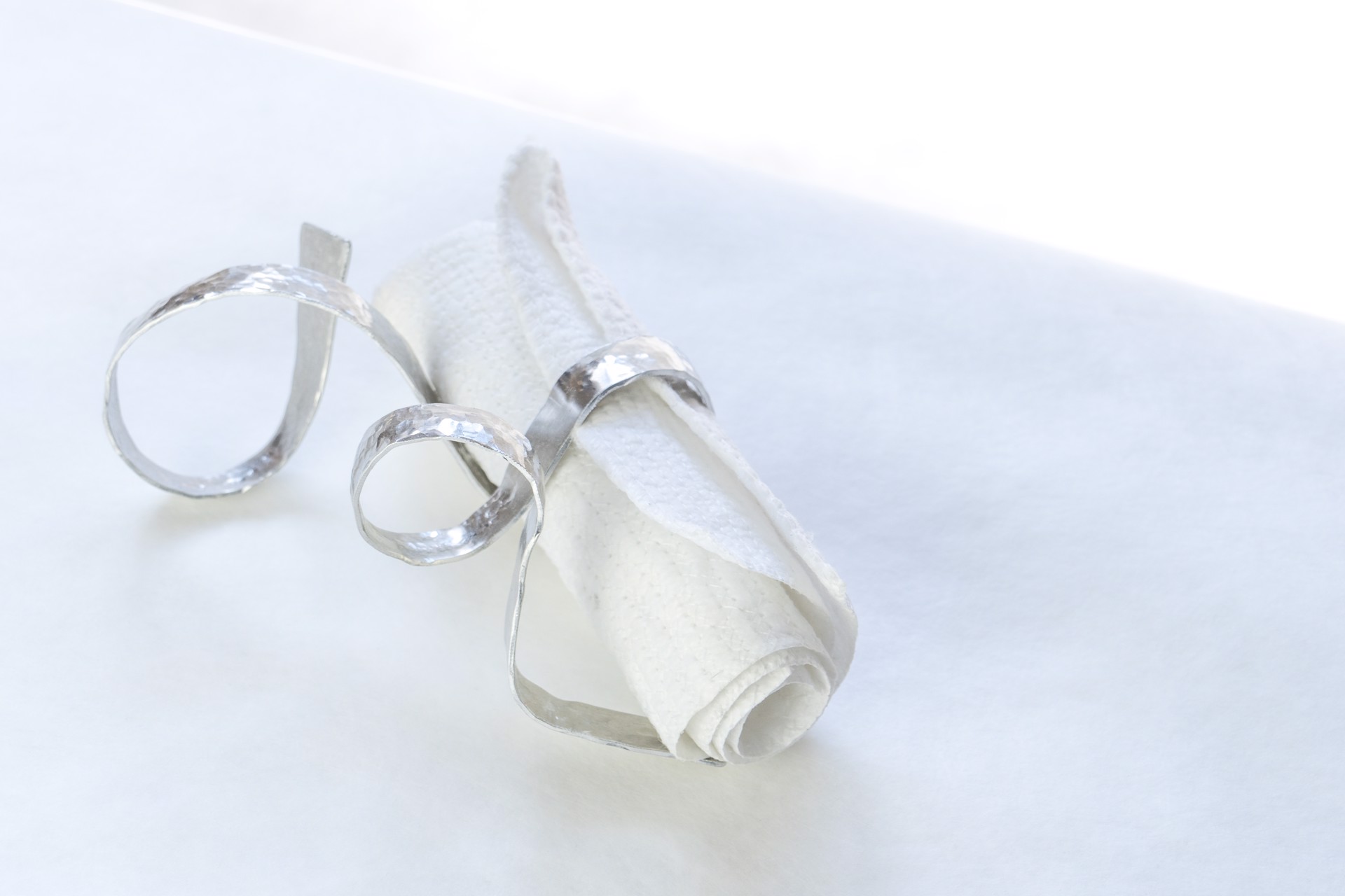 "Waves" Napkin rings  by Jacques Jarrige