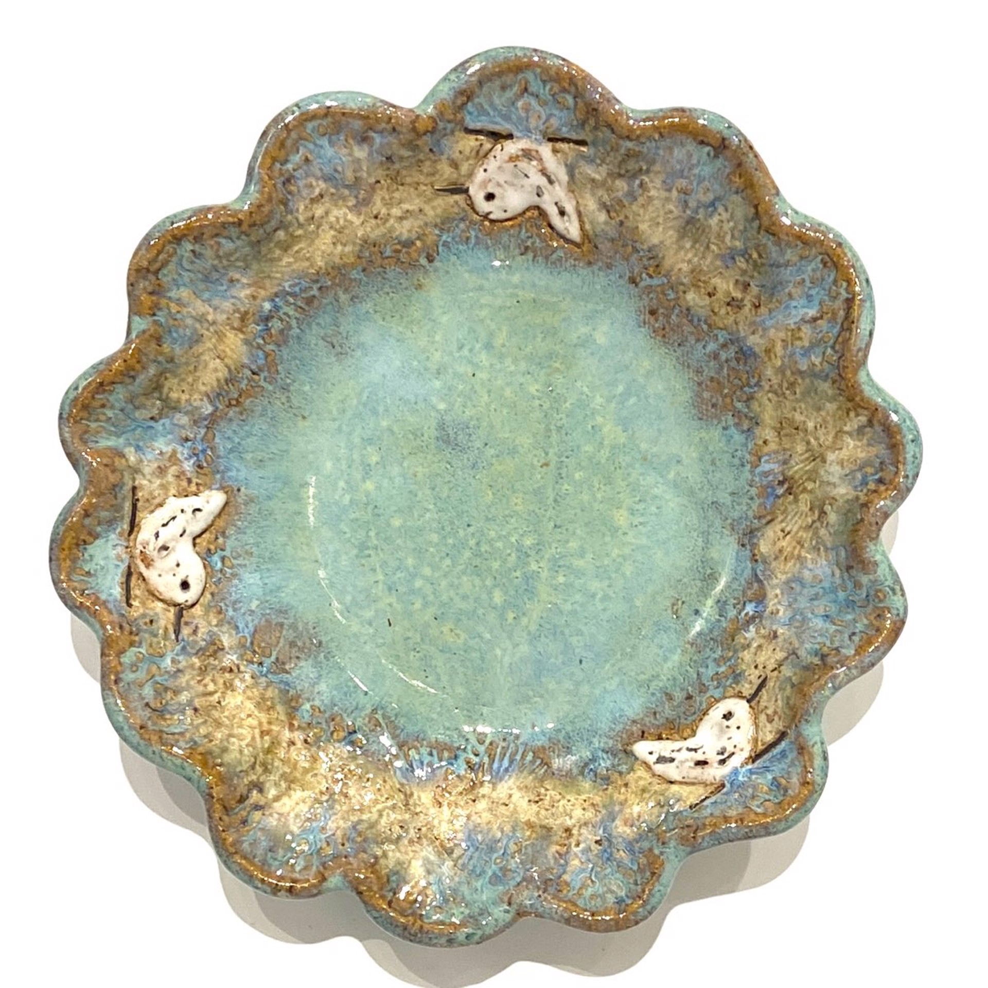 LG23-975 Small Round Scalloped Bowl with Three Sandpipers (Green Glaze) by Jim & Steffi Logan