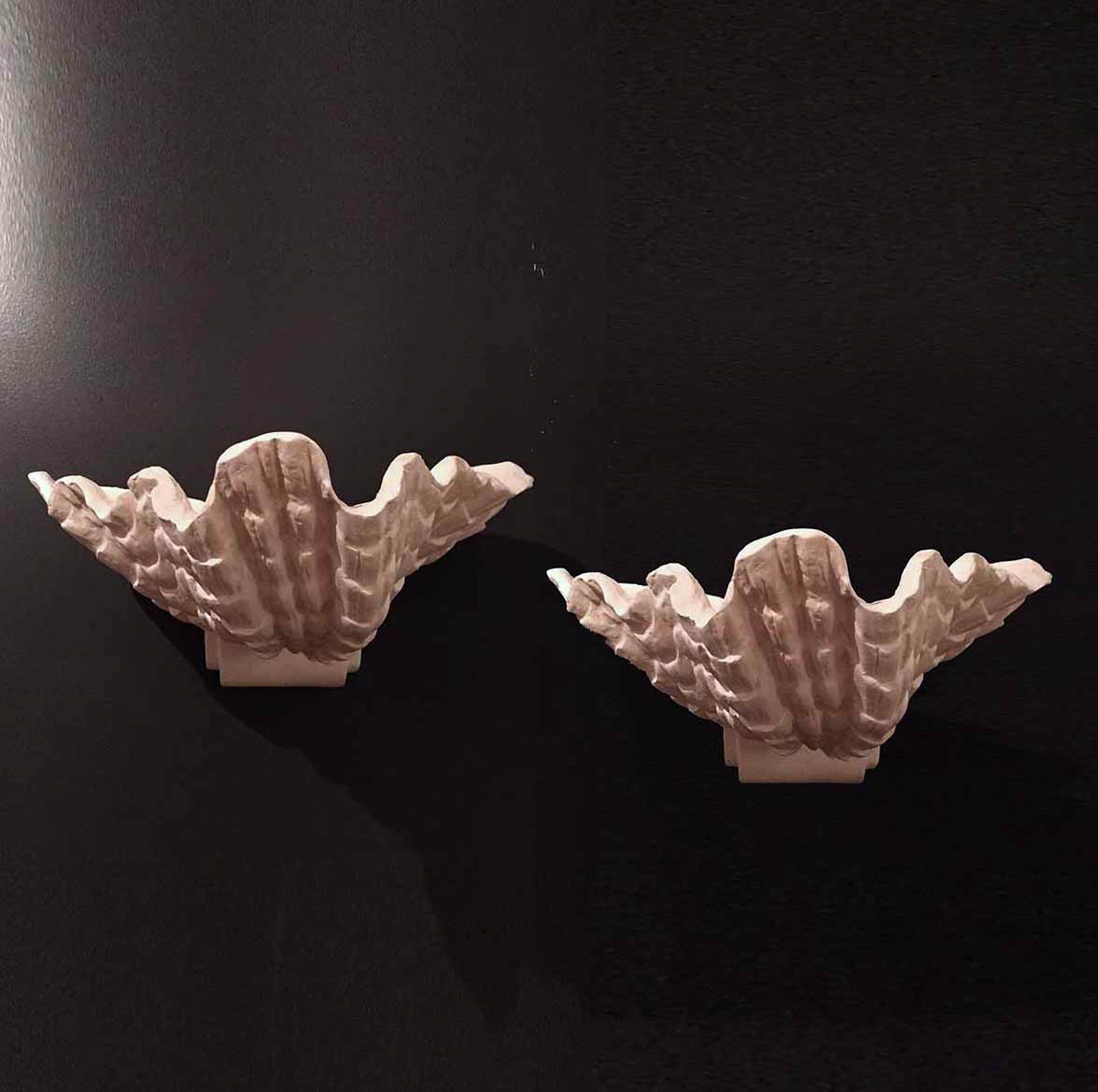 PAIR OF SHELL SHAPED PLASTER SCONCES AFTER SERGE ROCHE