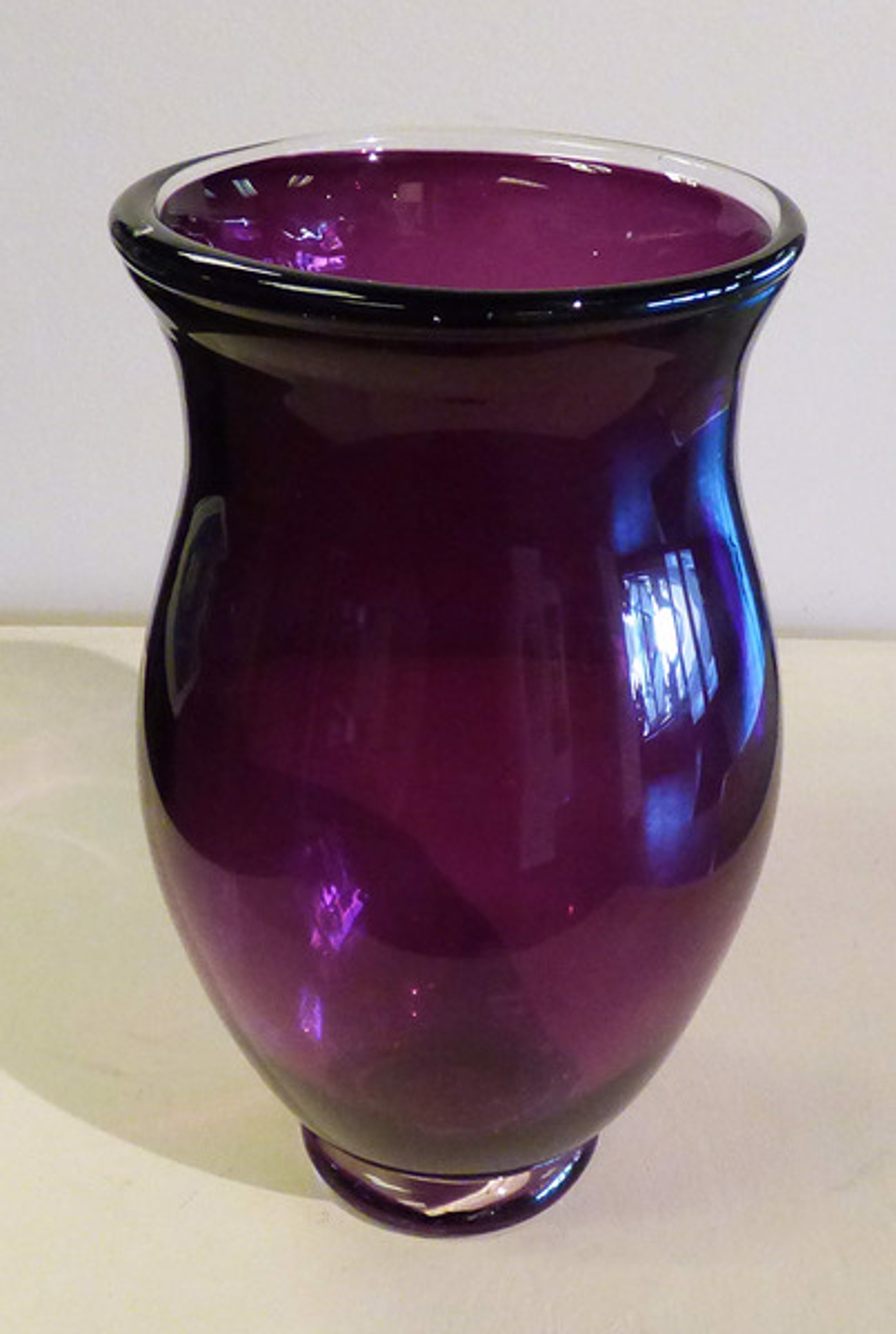 Vase, amethyst by AlBo Glass