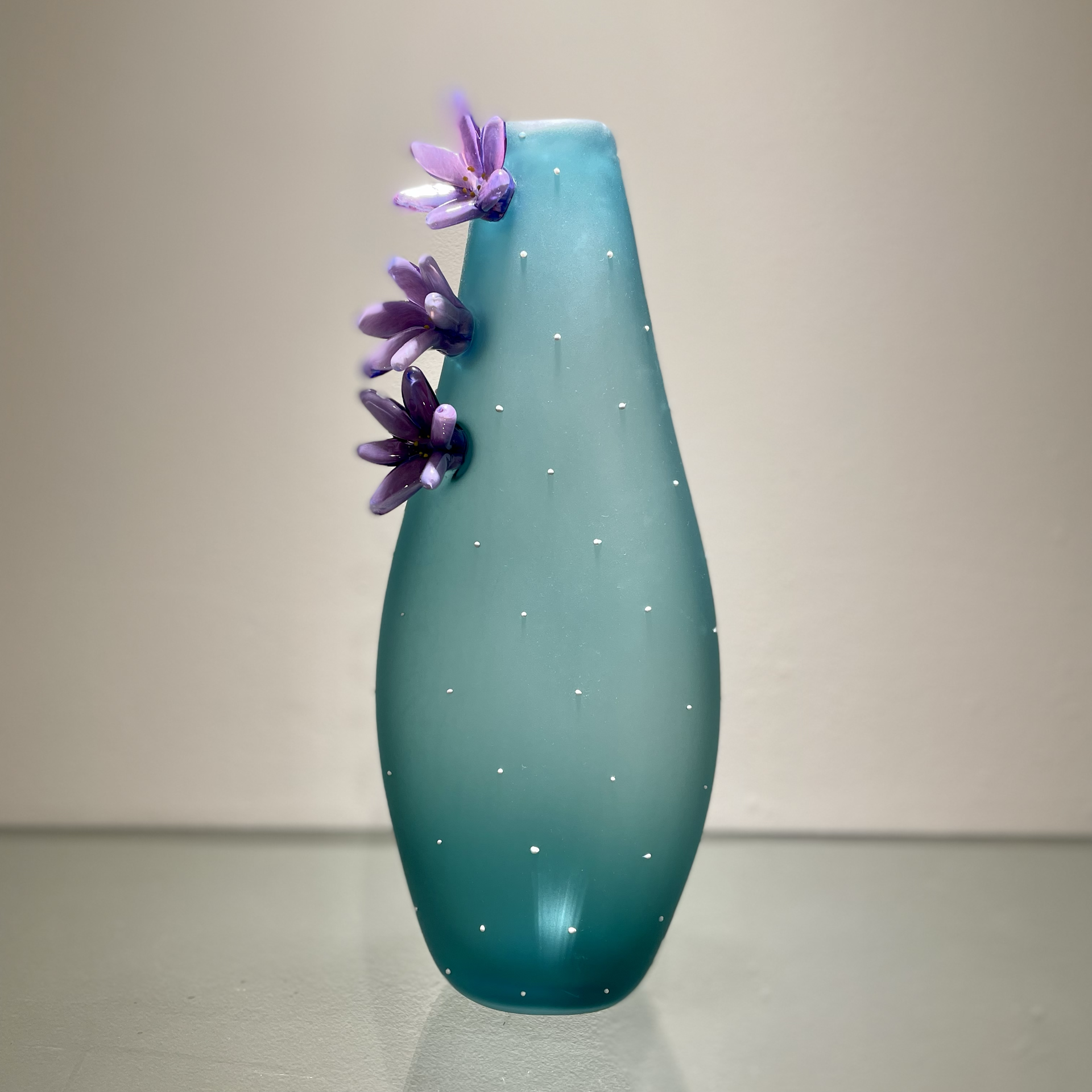 LAGOON - 13" LARGE SLENDER with 3 flowers by Nicholson van Altena Glass