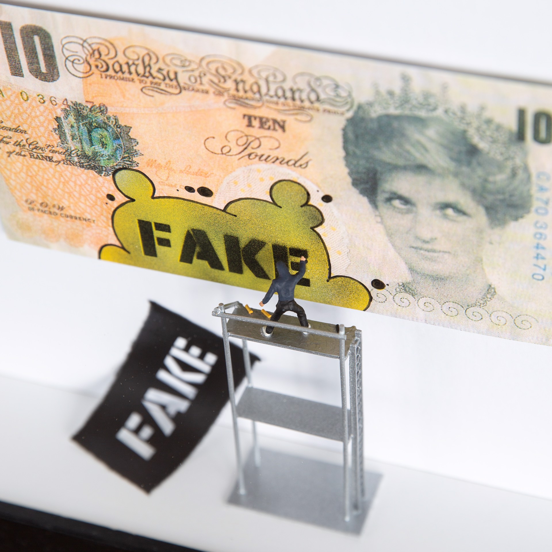 Di-Faked Tenner Yellow/Black by Roy's People