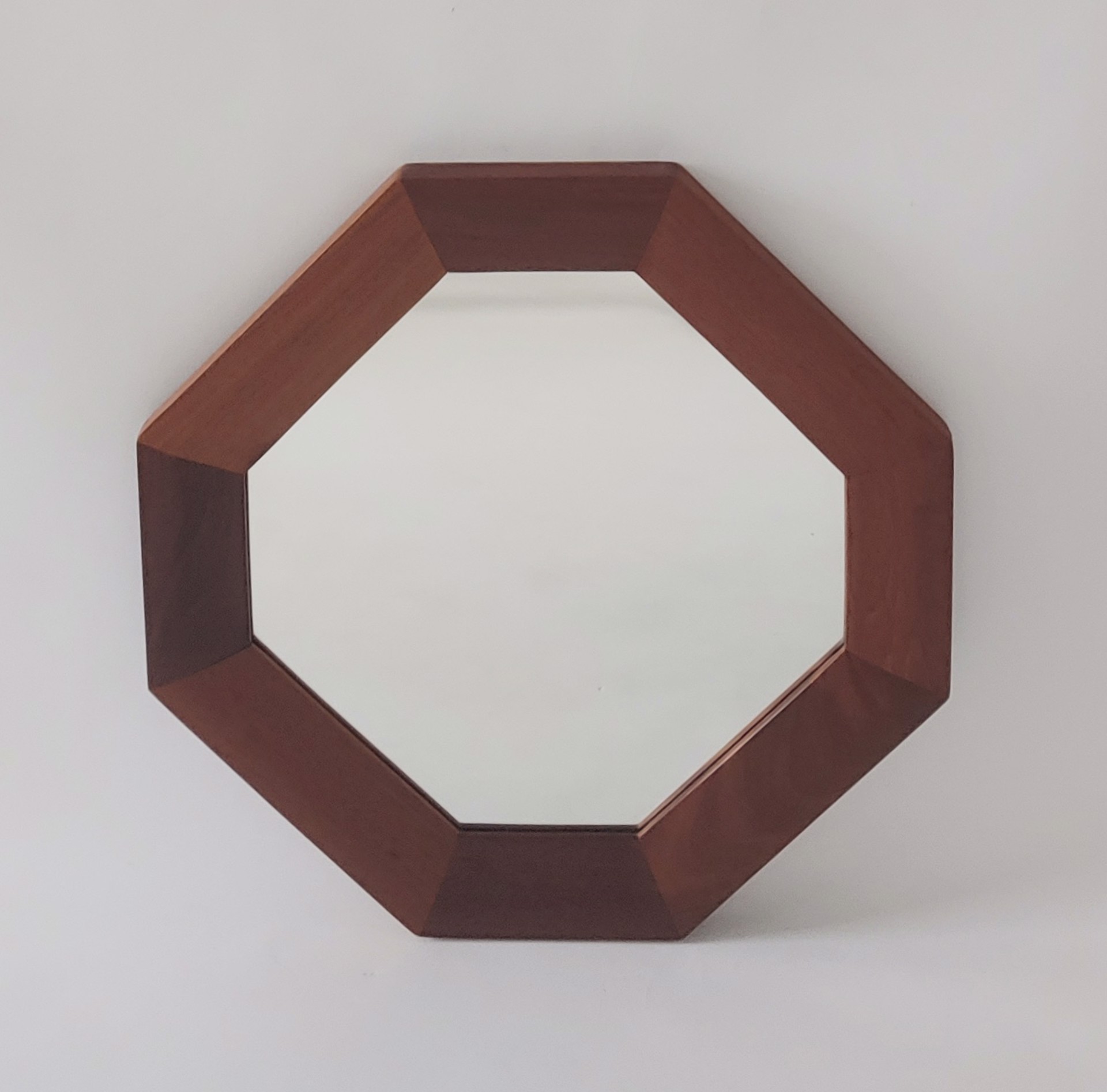 8 Sided Mirror - Furniture by David Amdur