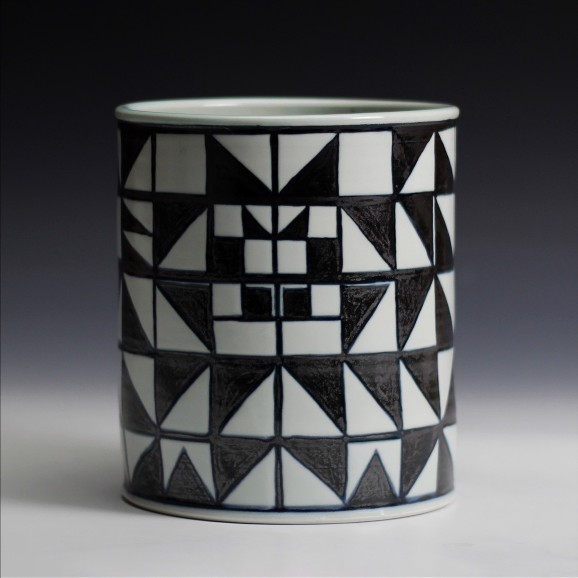 書 CONFRONTATIONAL CERAMICS Confrontational Ceramics Exhibition – judyschwartz
