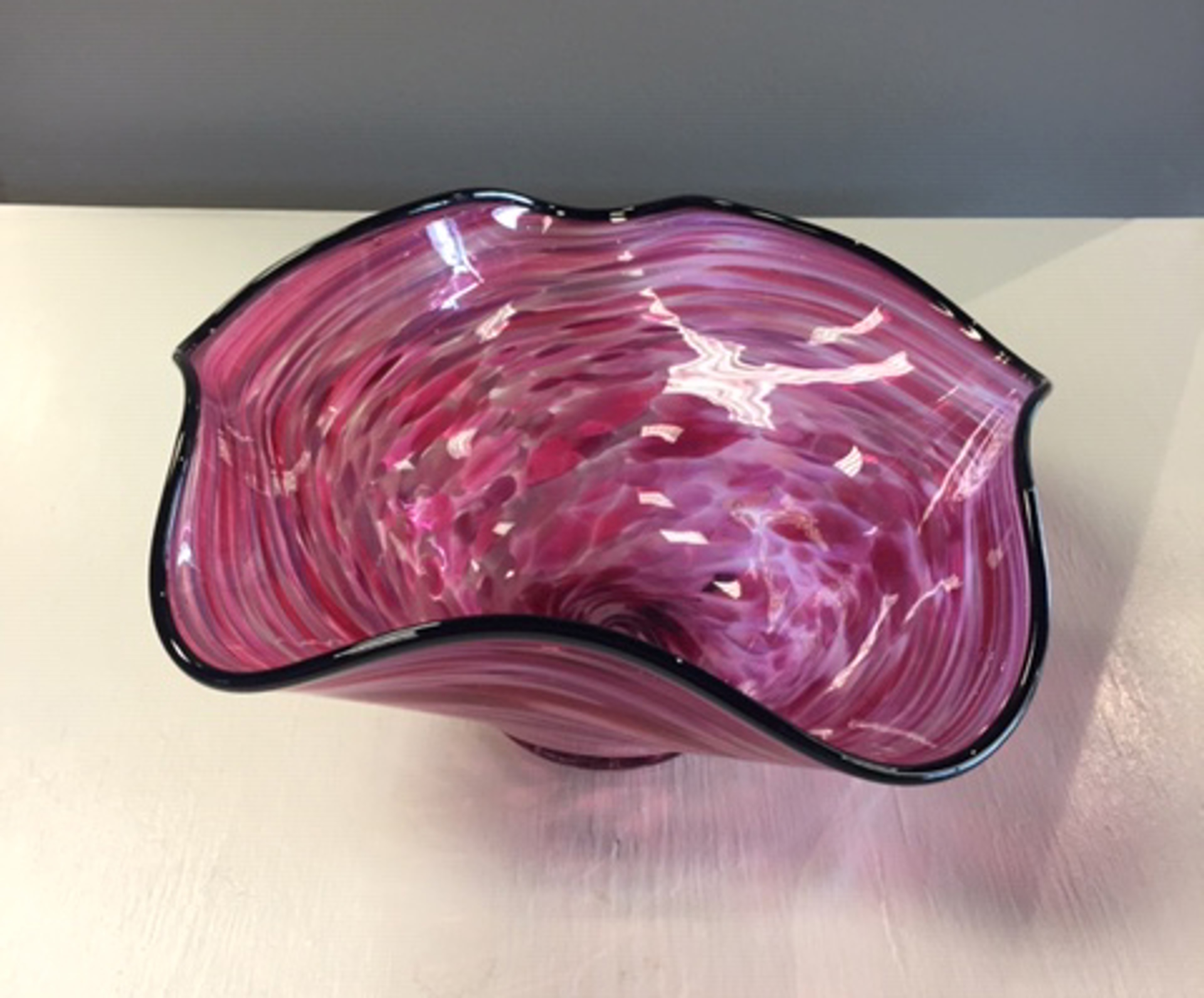 Ali's Rubies scallop bowl by AlBo Glass
