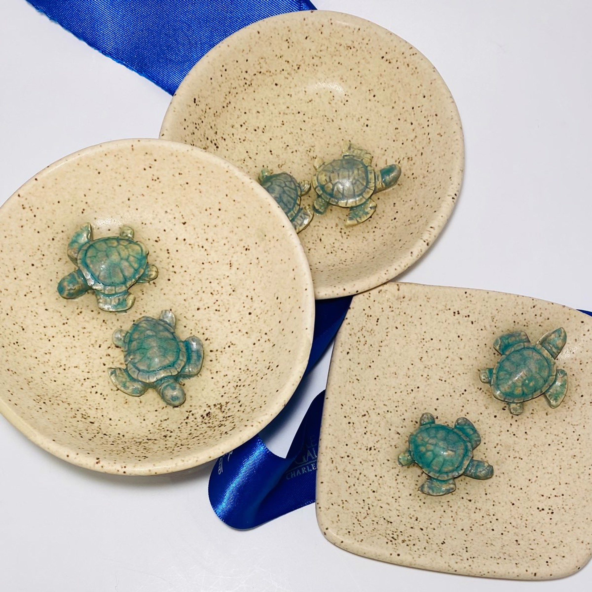 BB22 Two Turtle Hatchling Dish, Various by Barbara Bergwerf, ceramics