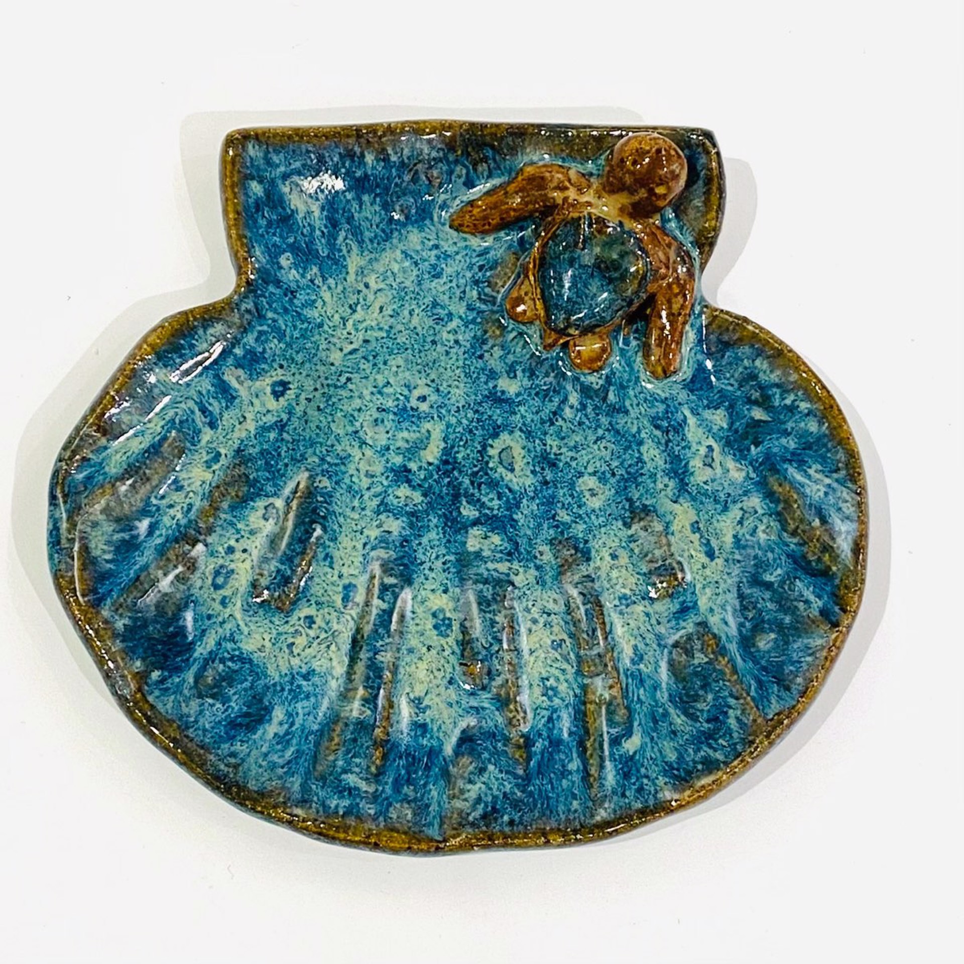 LG22-927 Shell Dish with Turtle (Blue Glaze) by Jim & Steffi Logan