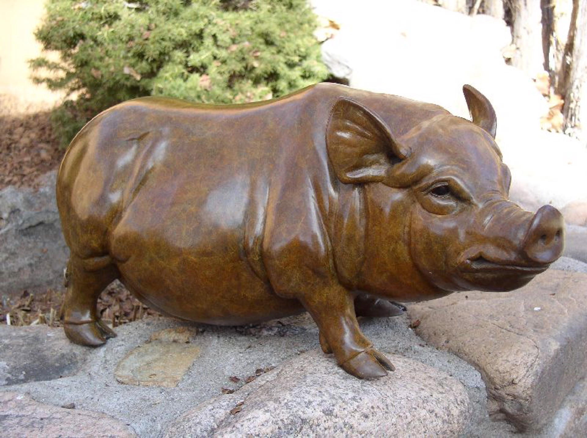 Pot Belly Pig by Robert A. Larum (sculptor)
