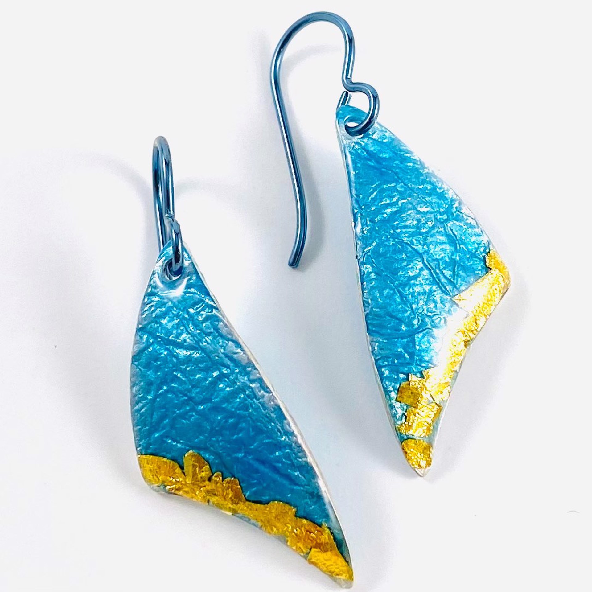 kh22-19-blue-and-gold-vitreous-enamel-earrings-by-karen-hakim-dare