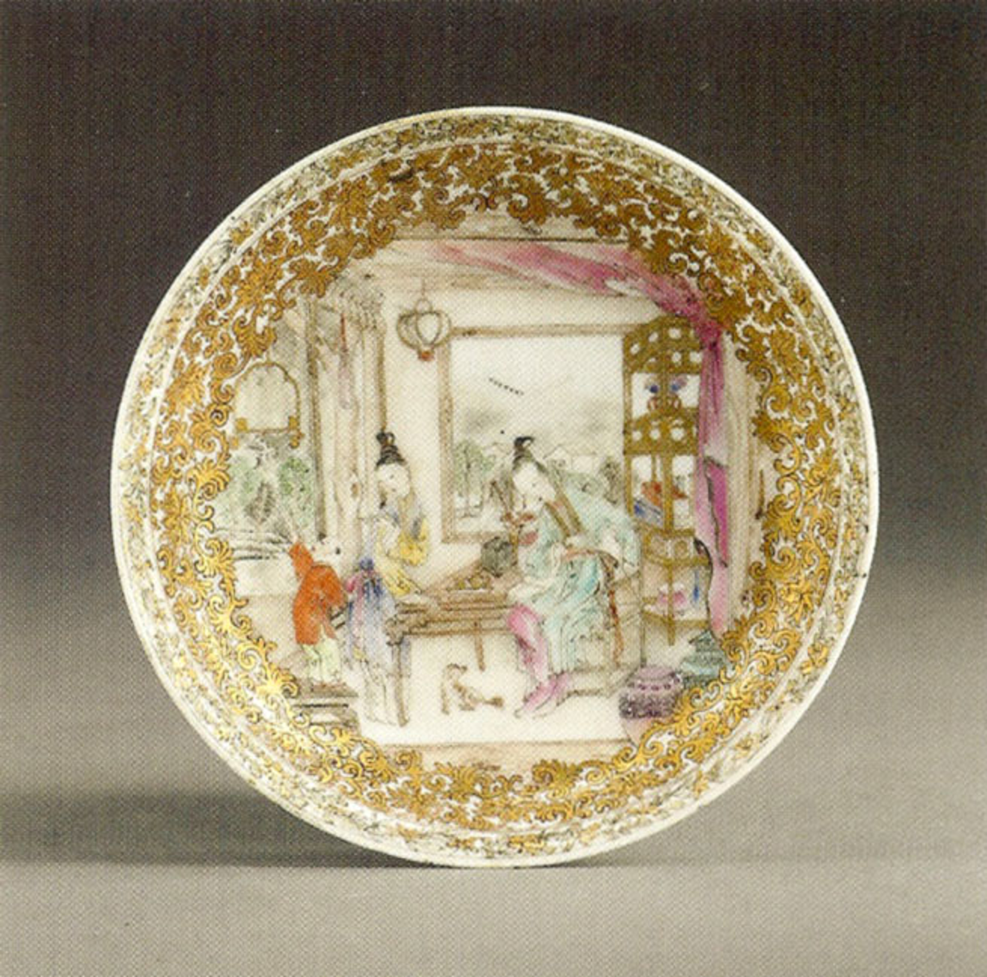 CHINESE EXPORT FAMILLE-ROSE SAUCER