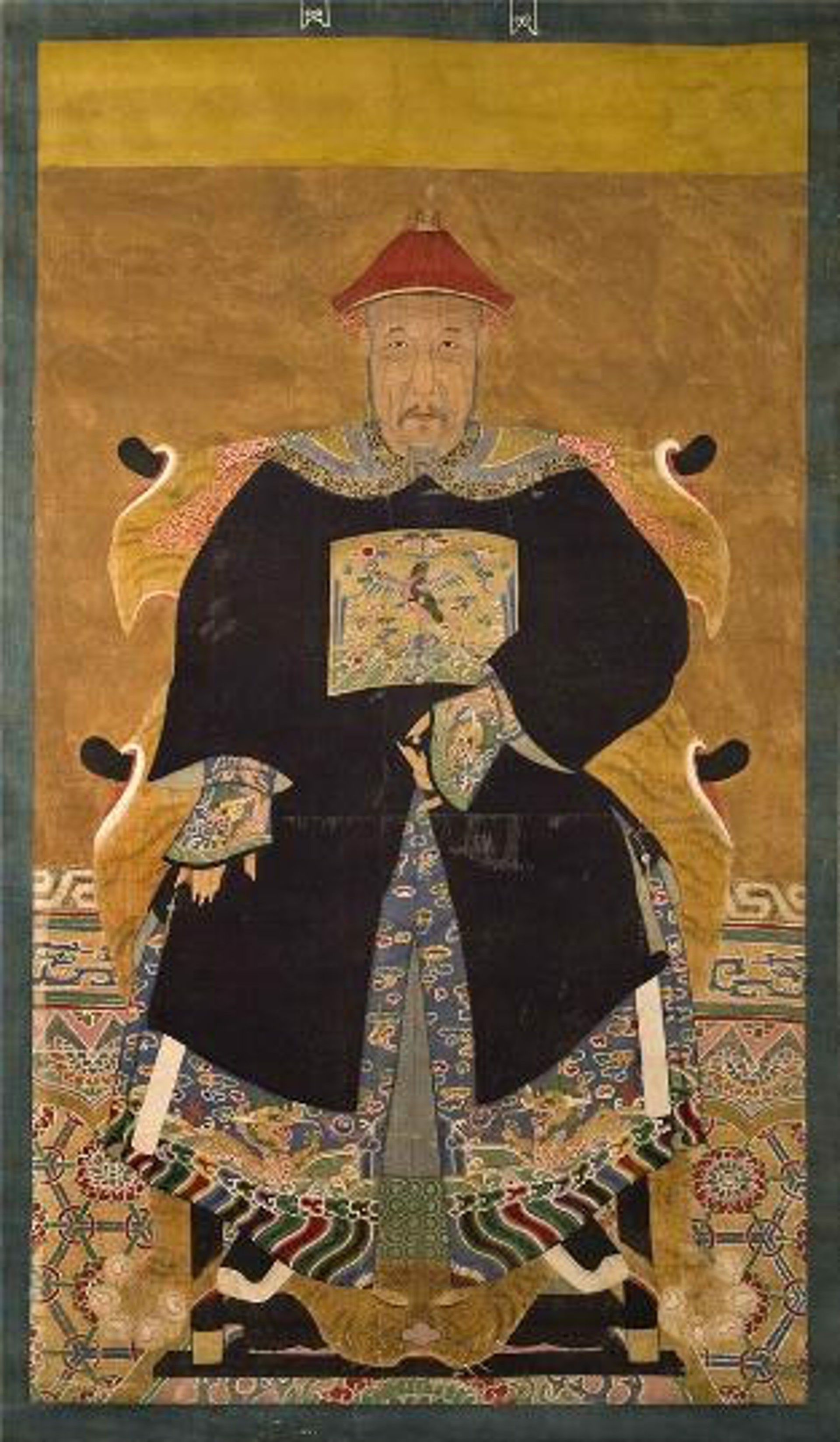 CHINESE ANCESTRAL SCROLL PAINTING OF A CIVIL OFFICIAL, 7th RANK