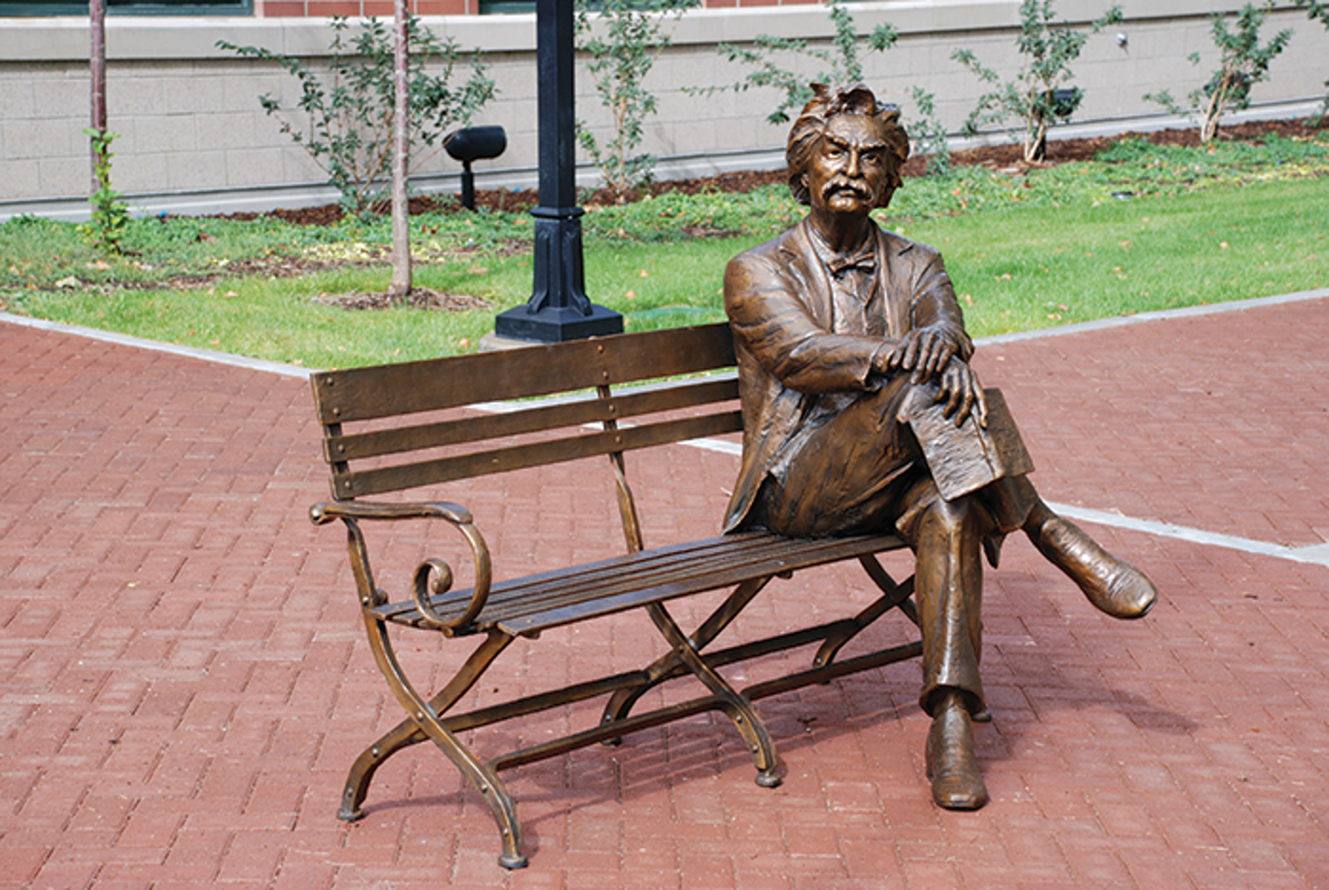 Mark Twain Bench - Life Size by Gary Lee Price