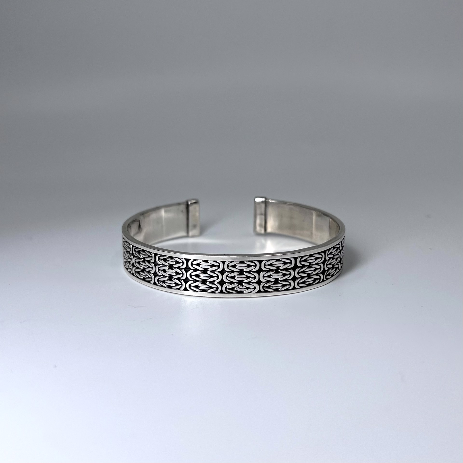 1032 Weave Bangle (thicker) by Lois Hill