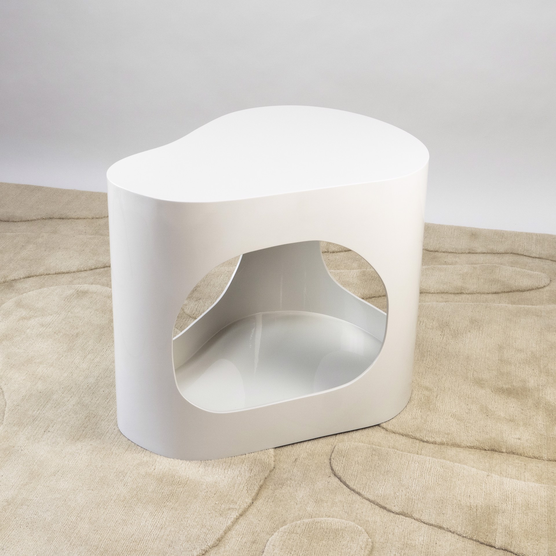 Custom pair of mirroring "Cloud" Side tables by Jacques Jarrige