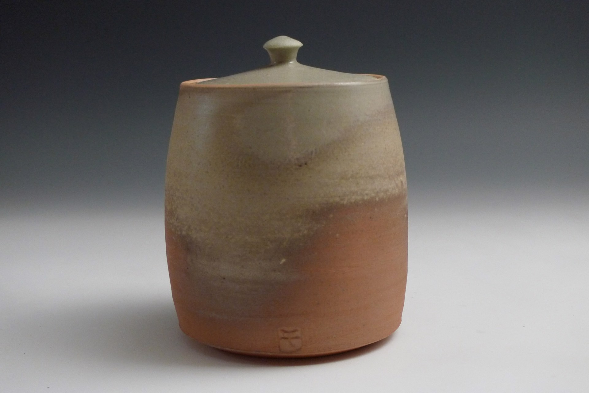 Lidded Jar by Shumpei Yamaki