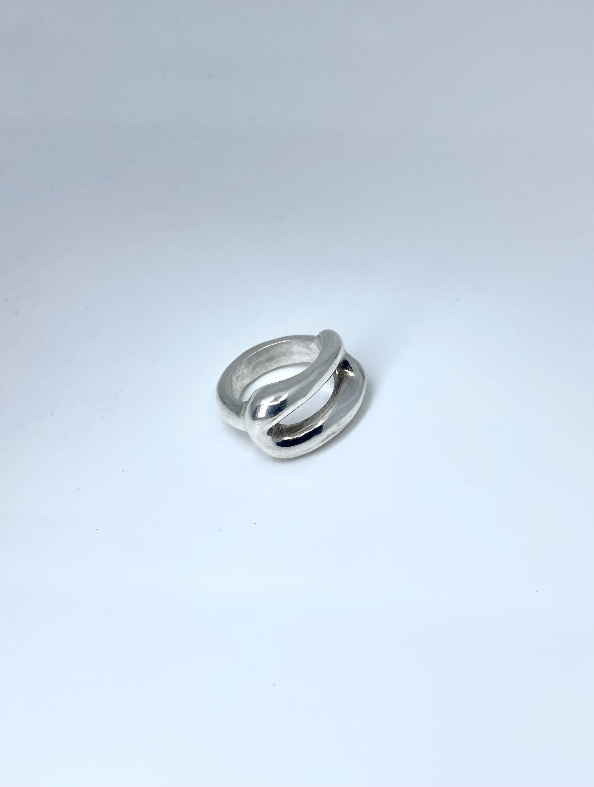 3020 Buckle Ring by UNO DE 50