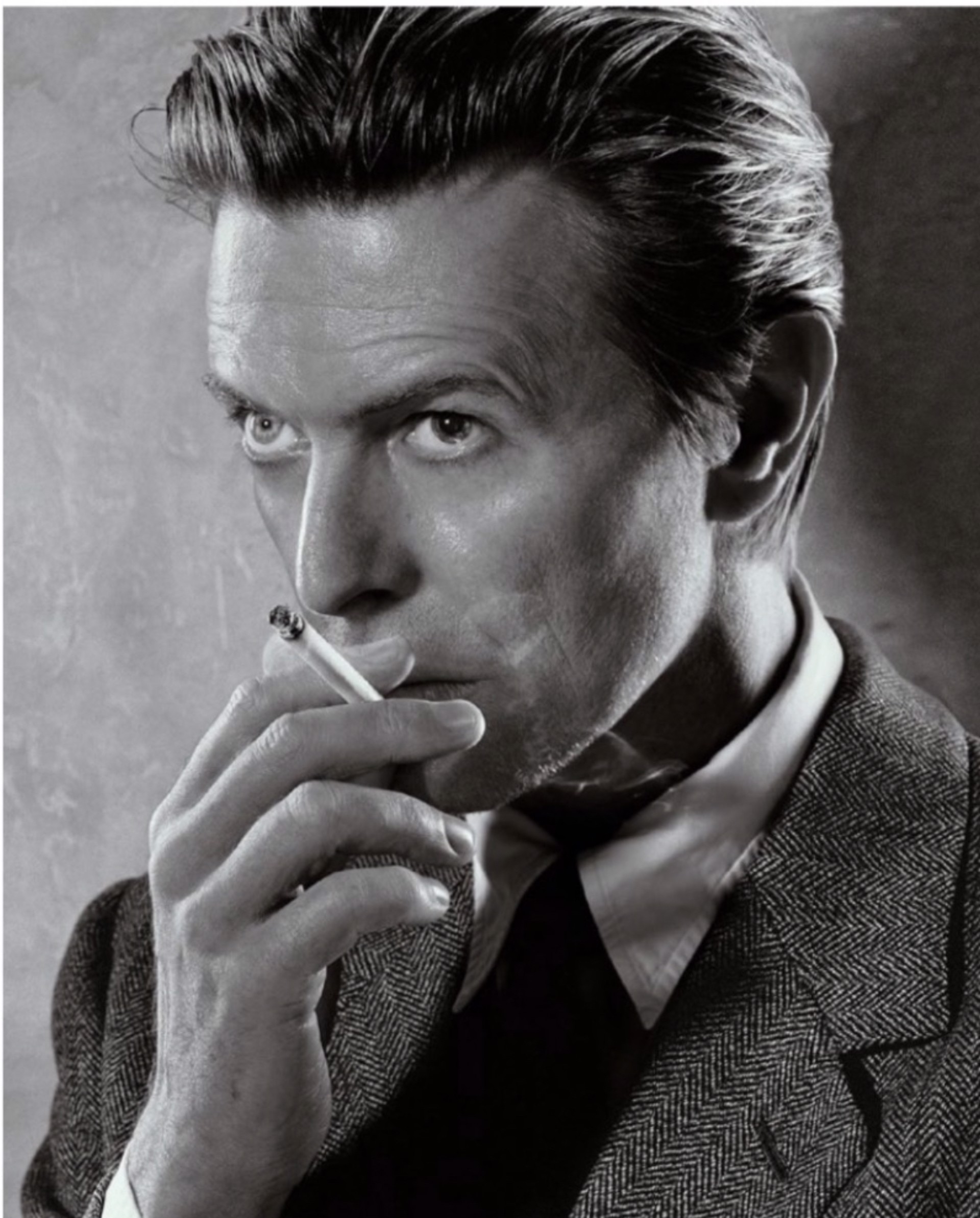 Bowie, Smoking- BW by Markus Klinko