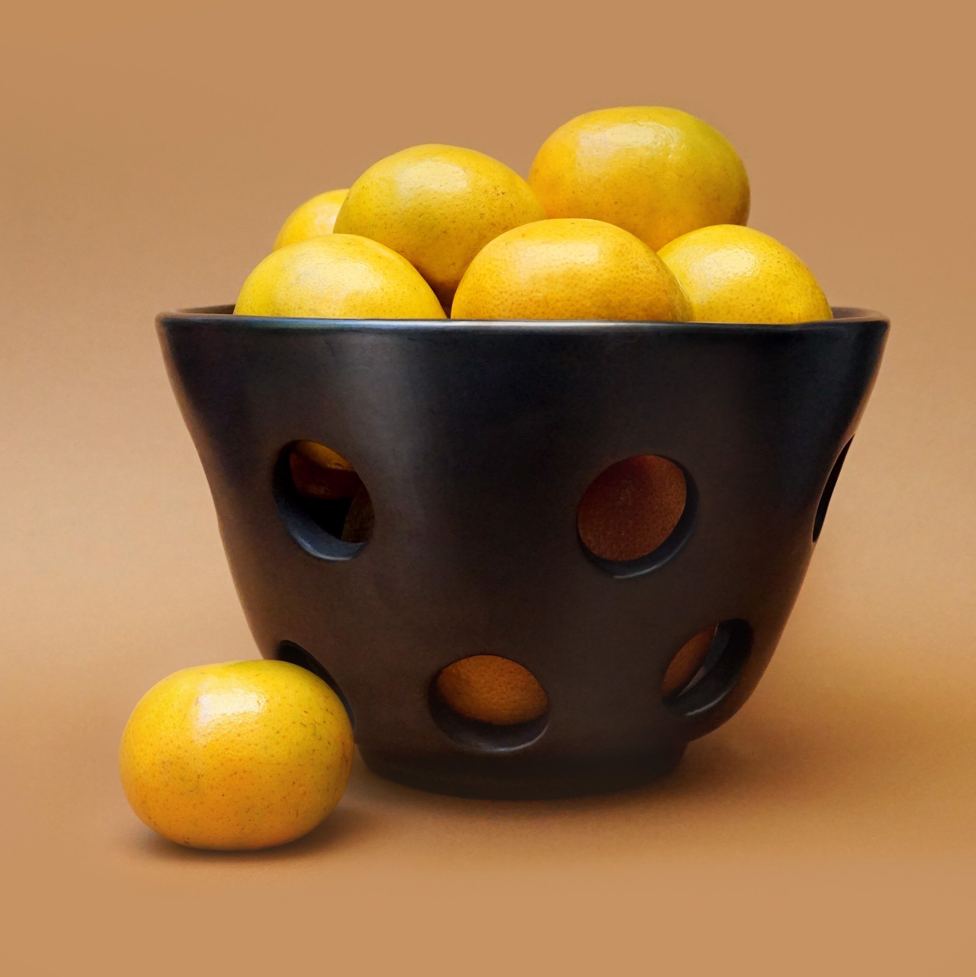 Ramona Fruit Bowl by Colectivo 1050°