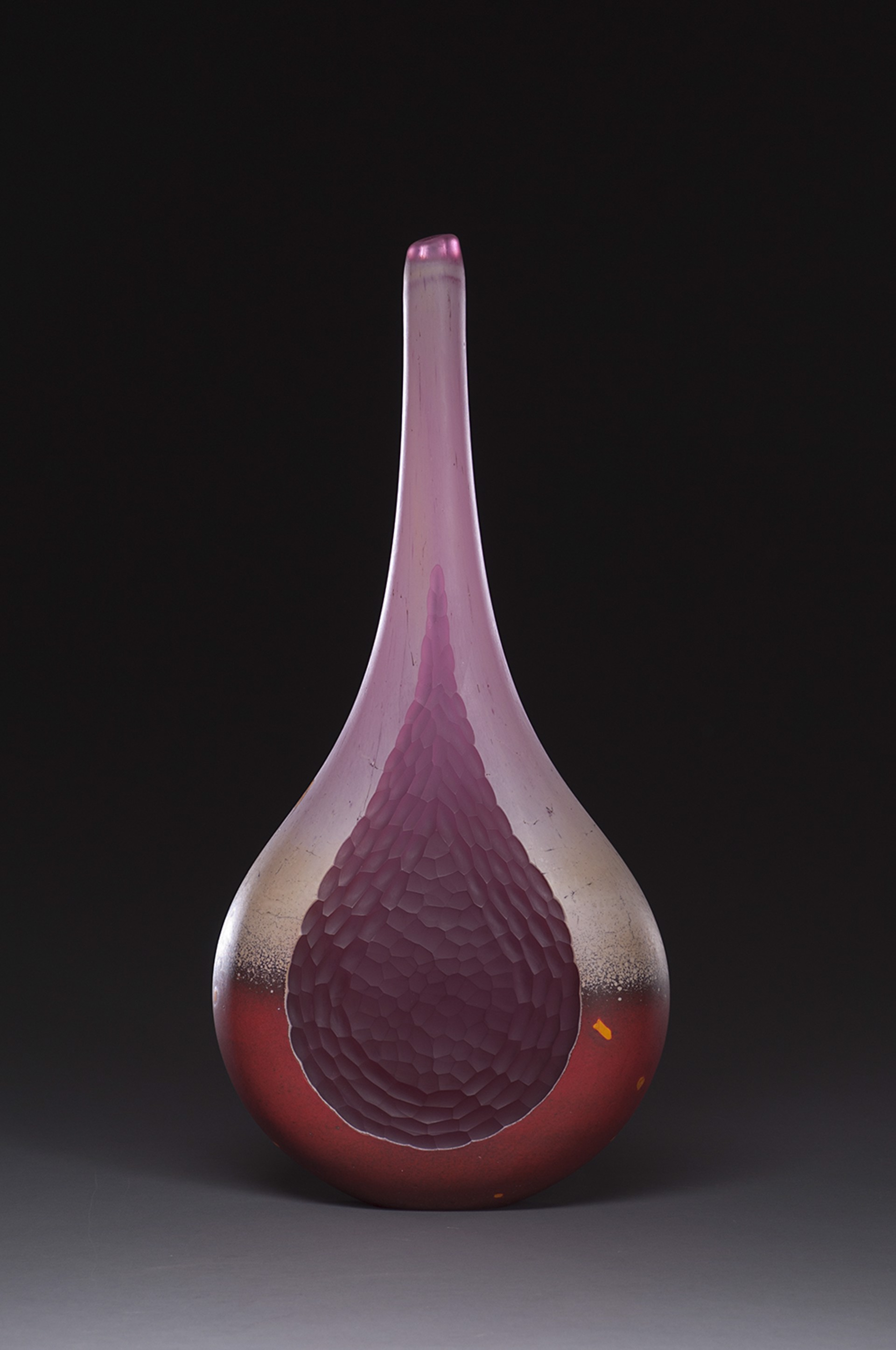 Battuto Jar II by Peter Wright