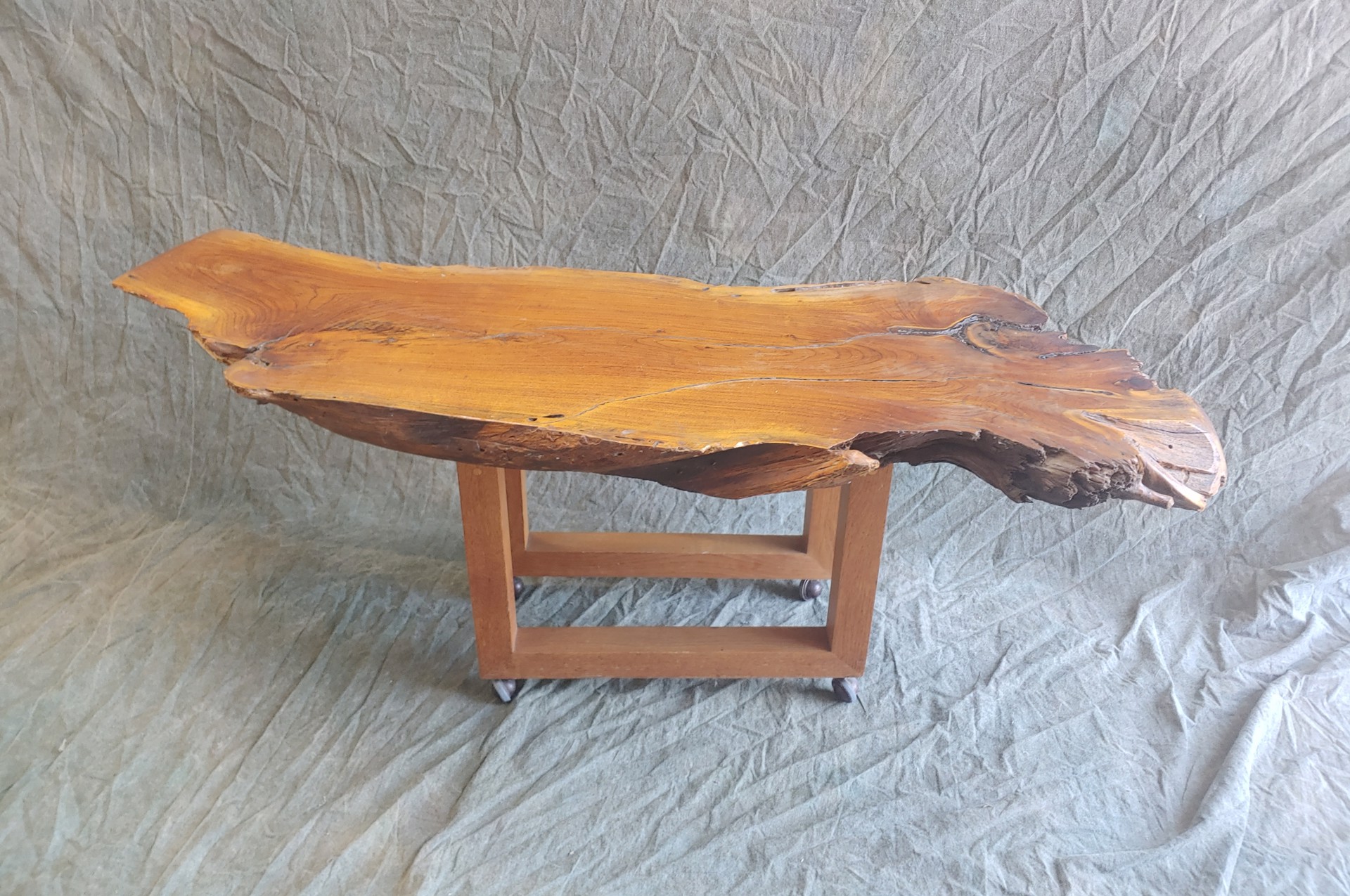 Log table - Furniture by David Amdur