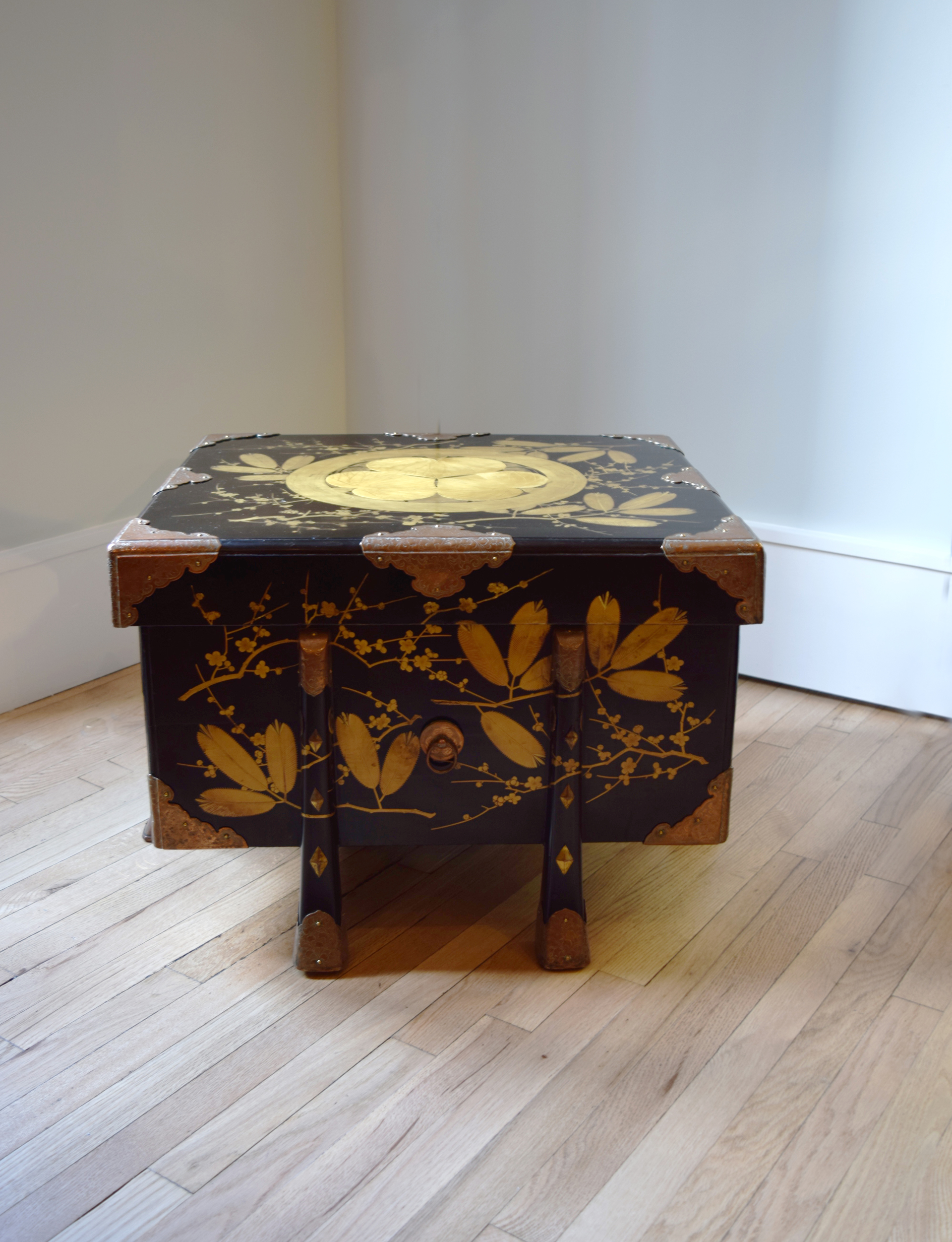 BLACK AND GOLD LACQUER STORAGE CHEST