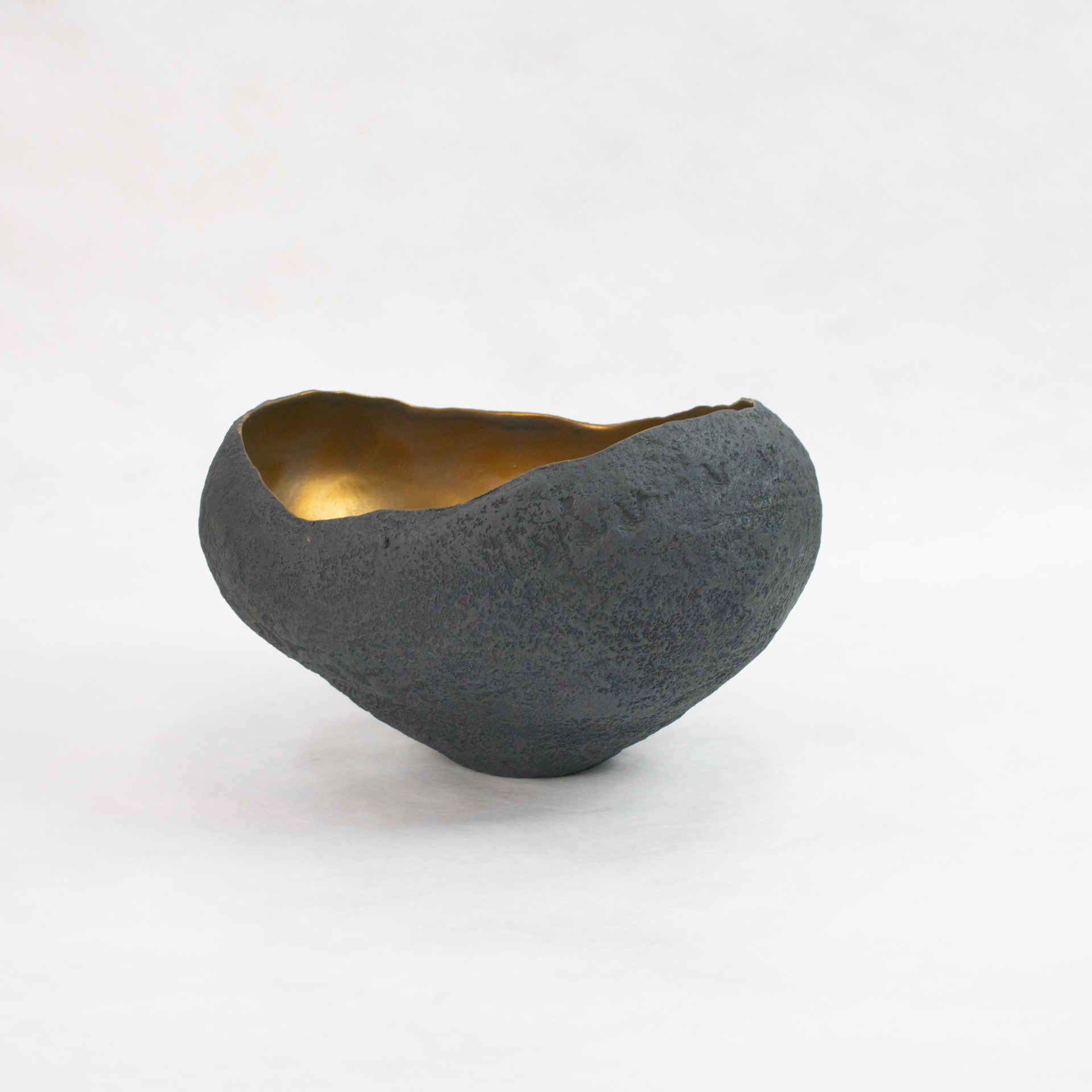 Ceramic with bronze by Cristina Salusti