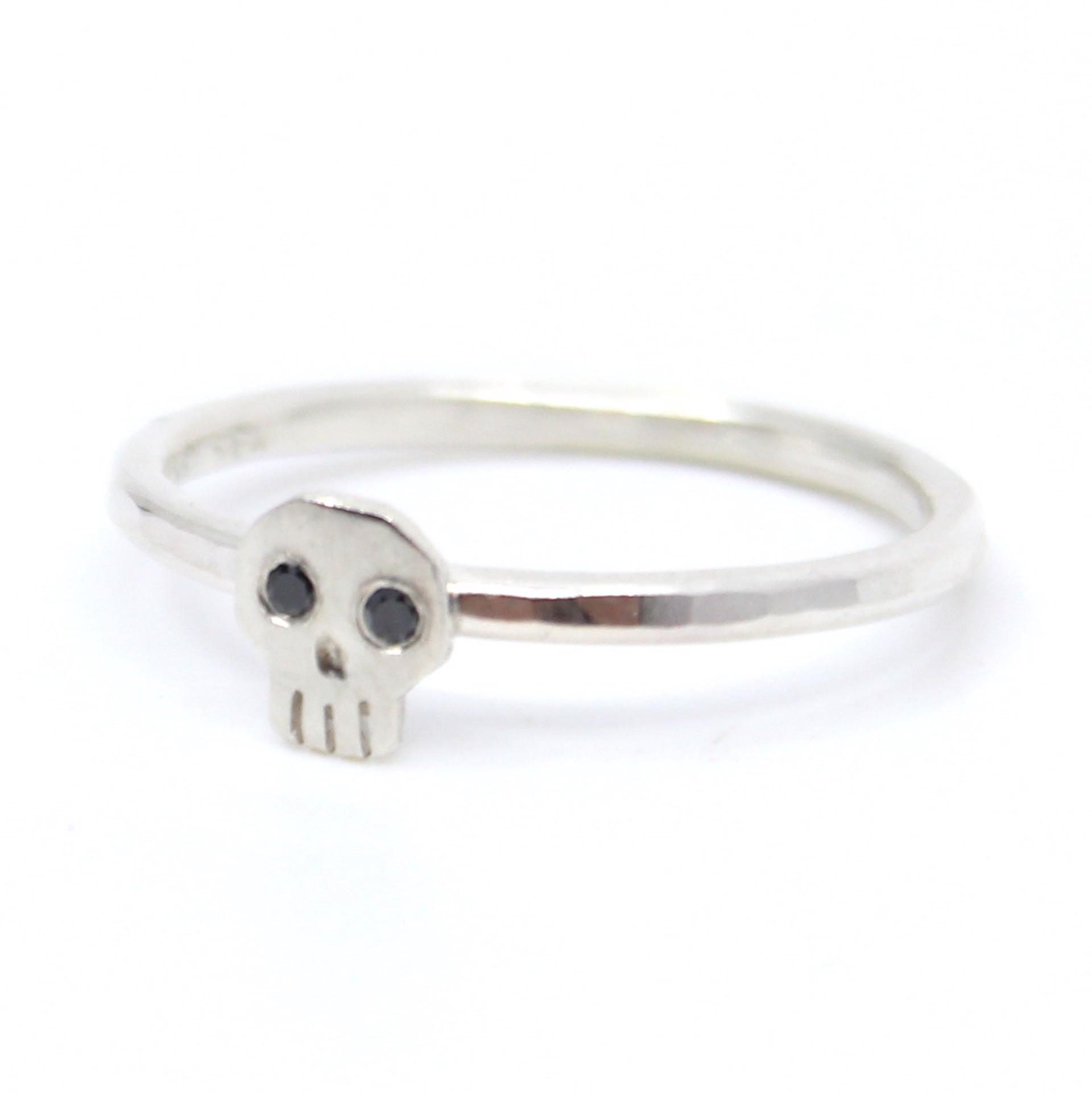 Single Skull Ring (size 7) by Susan Elnora
