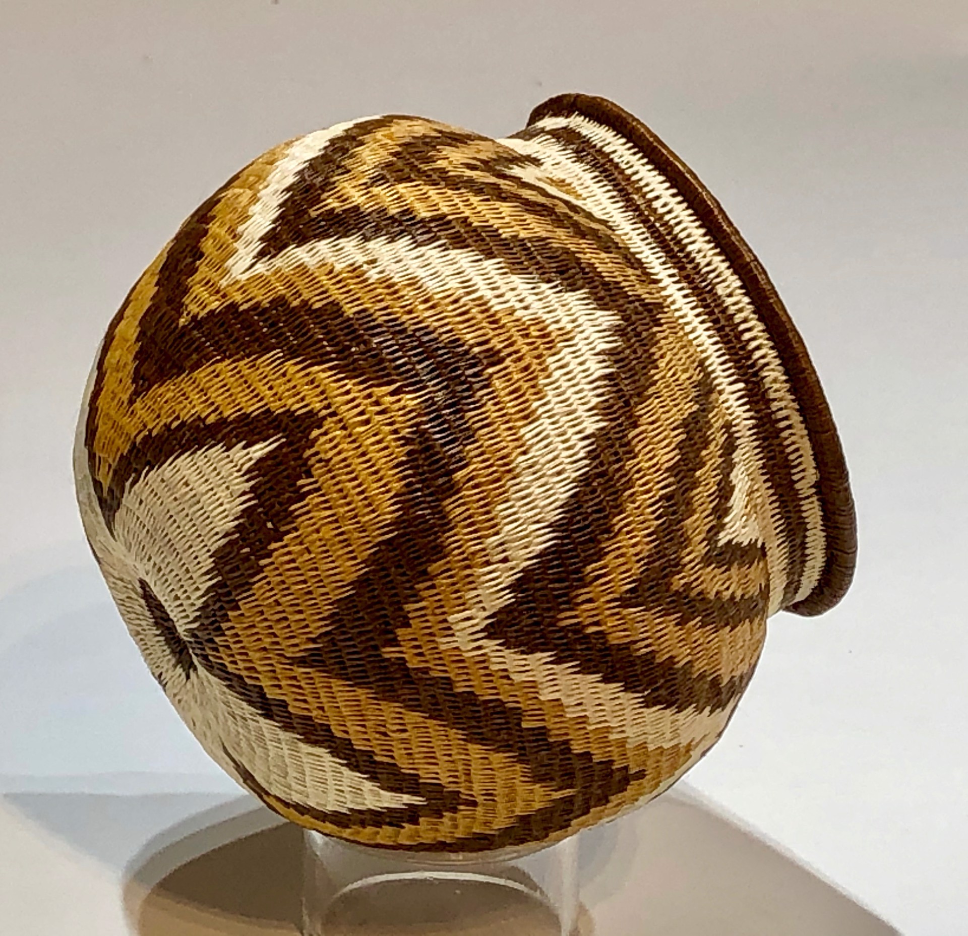 Gold, Black and White Geometric Basket (SW0240 (674) Ilsa Mepachito by Wounaan & Embera Panama Rainforest Baskets Wounaan