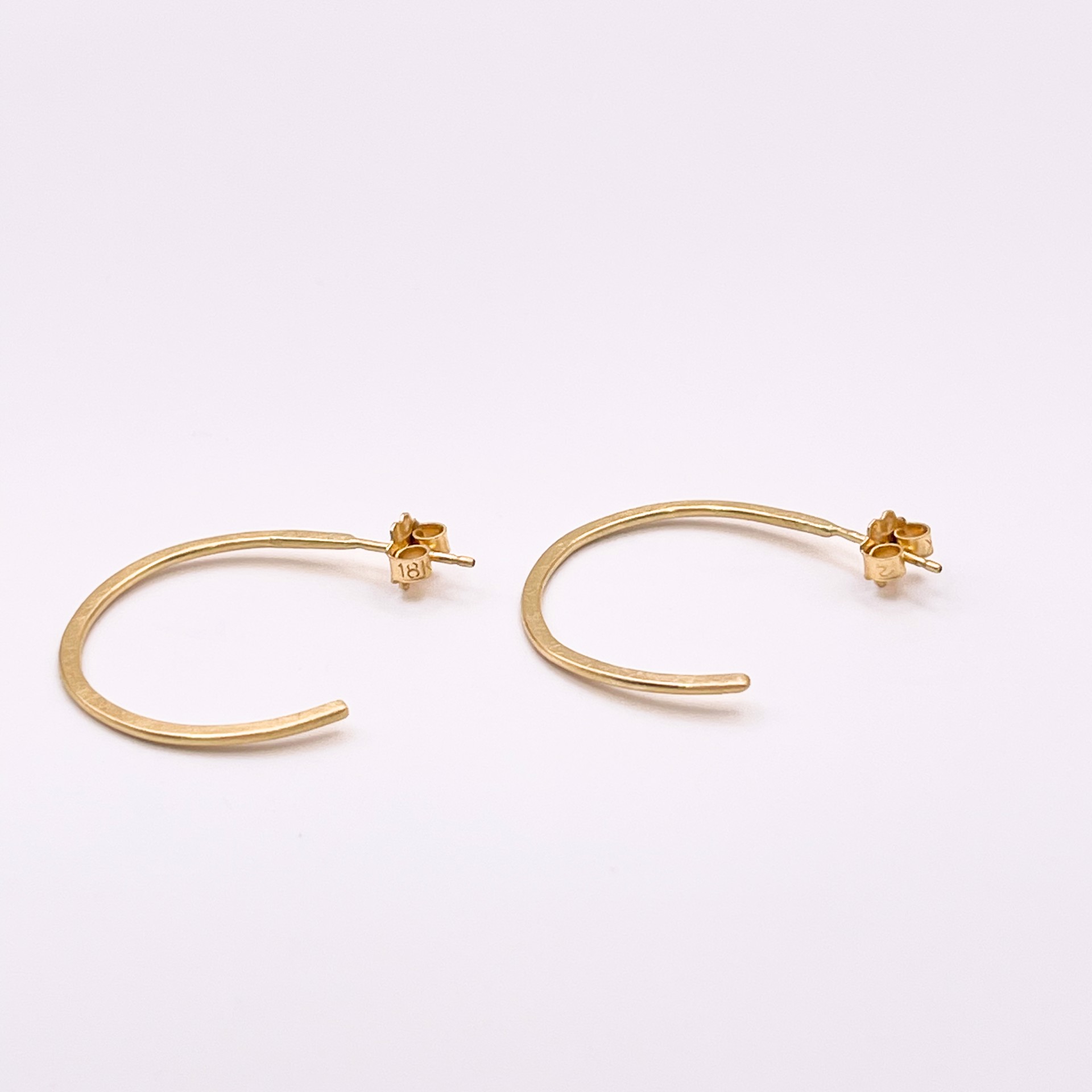 LHE07- Small round hoop 18k gold by Leandra Hill